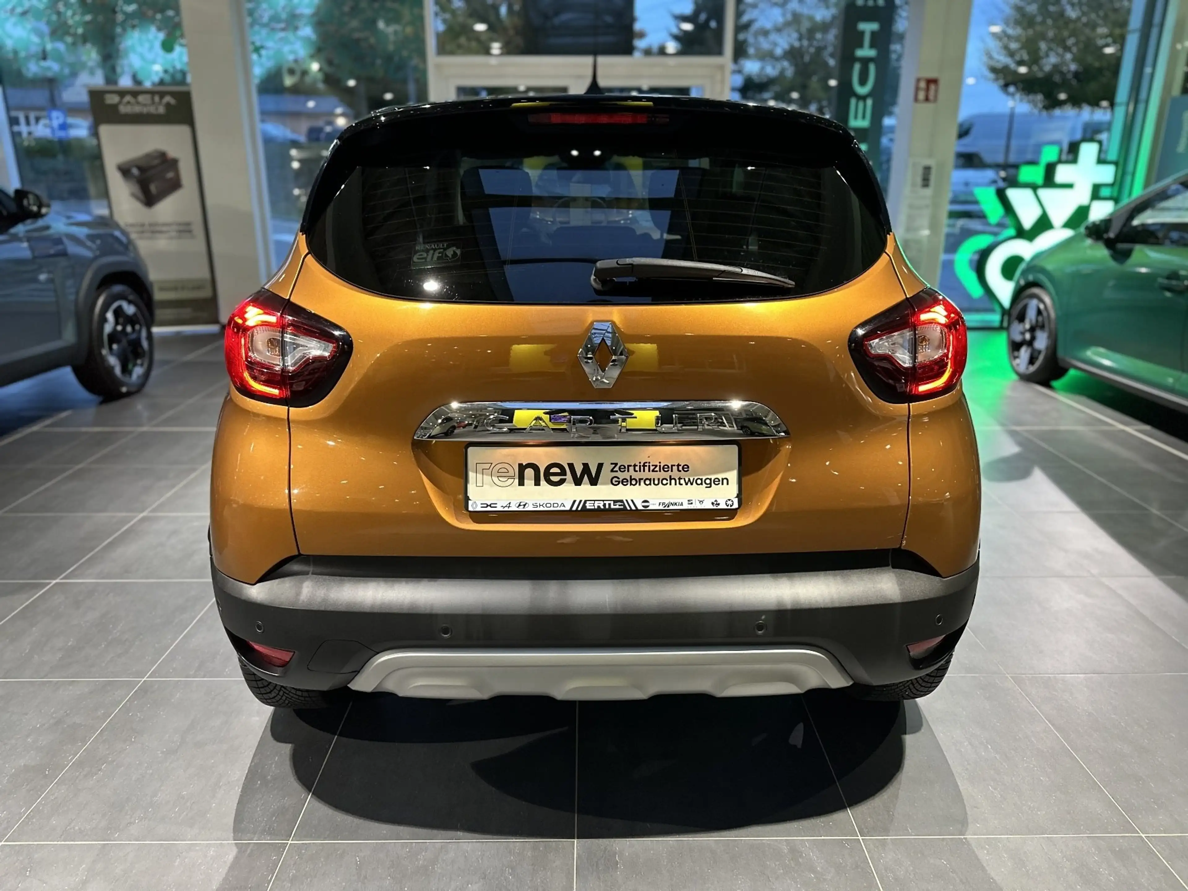 Renault Captur Intens ENERGY TCe 120 EDC — photo 9