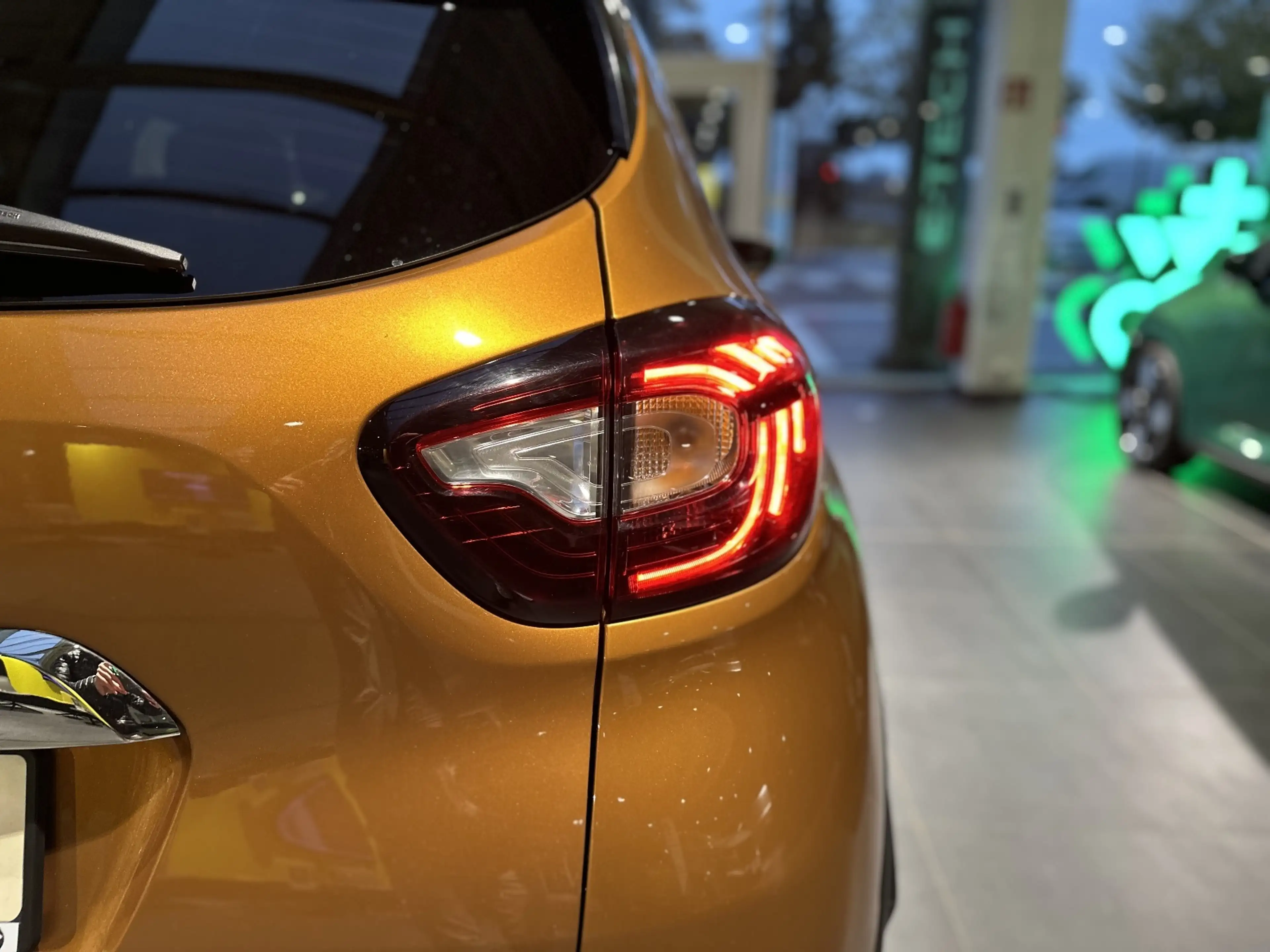 Renault Captur Intens ENERGY TCe 120 EDC — photo 10