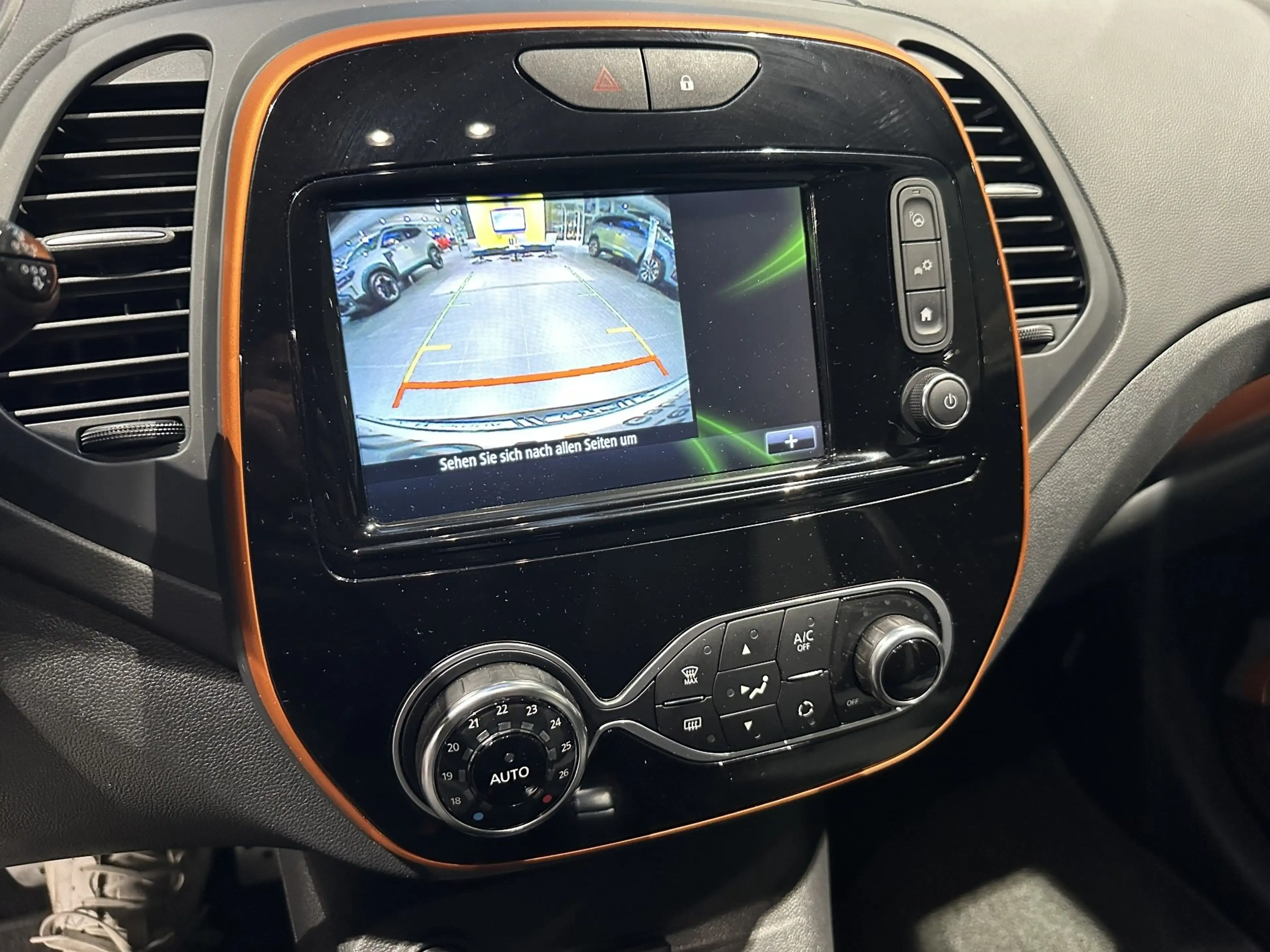 Renault Captur Intens ENERGY TCe 120 EDC — photo 38