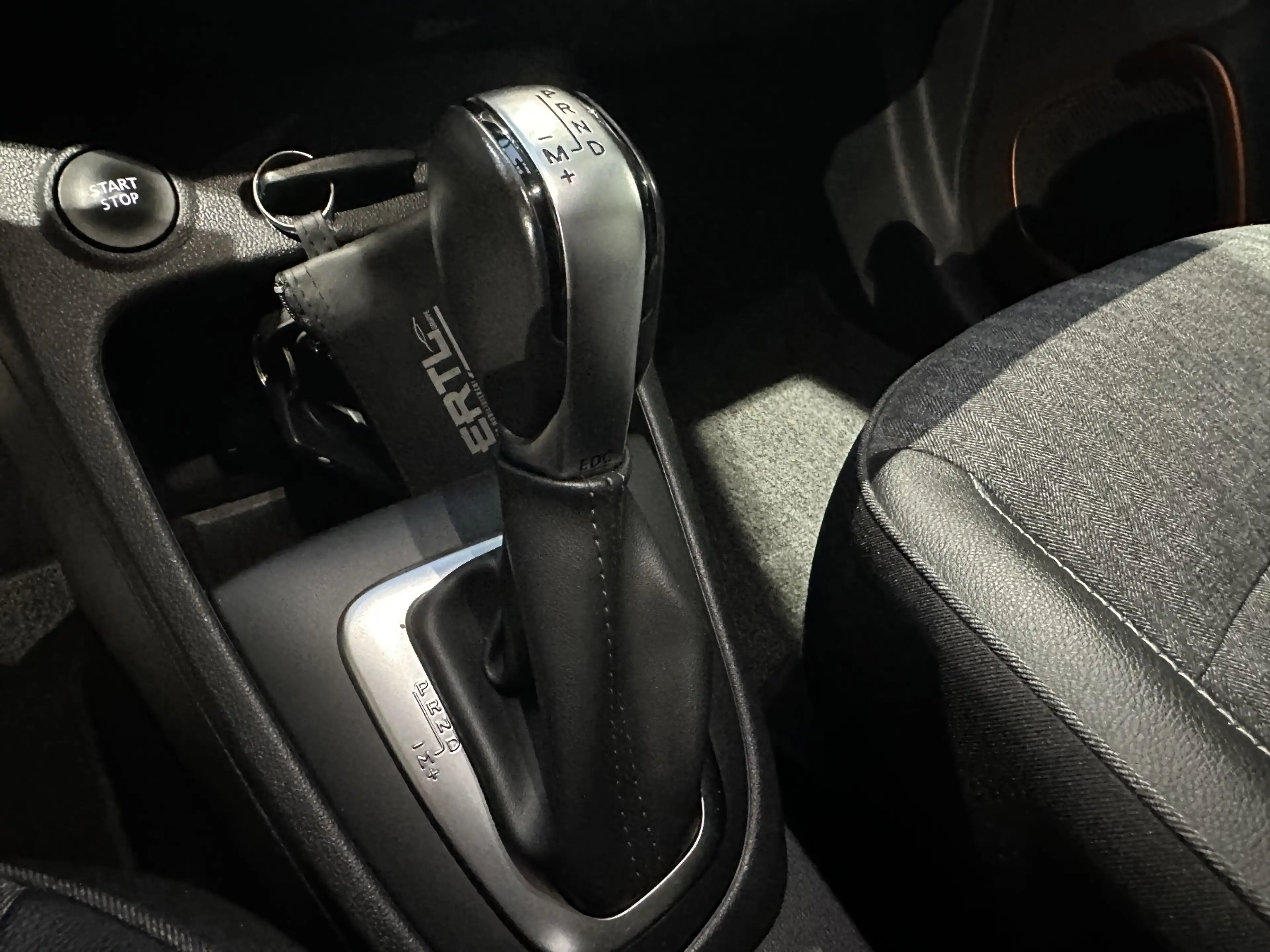 Renault Captur Intens ENERGY TCe 120 EDC — photo 41