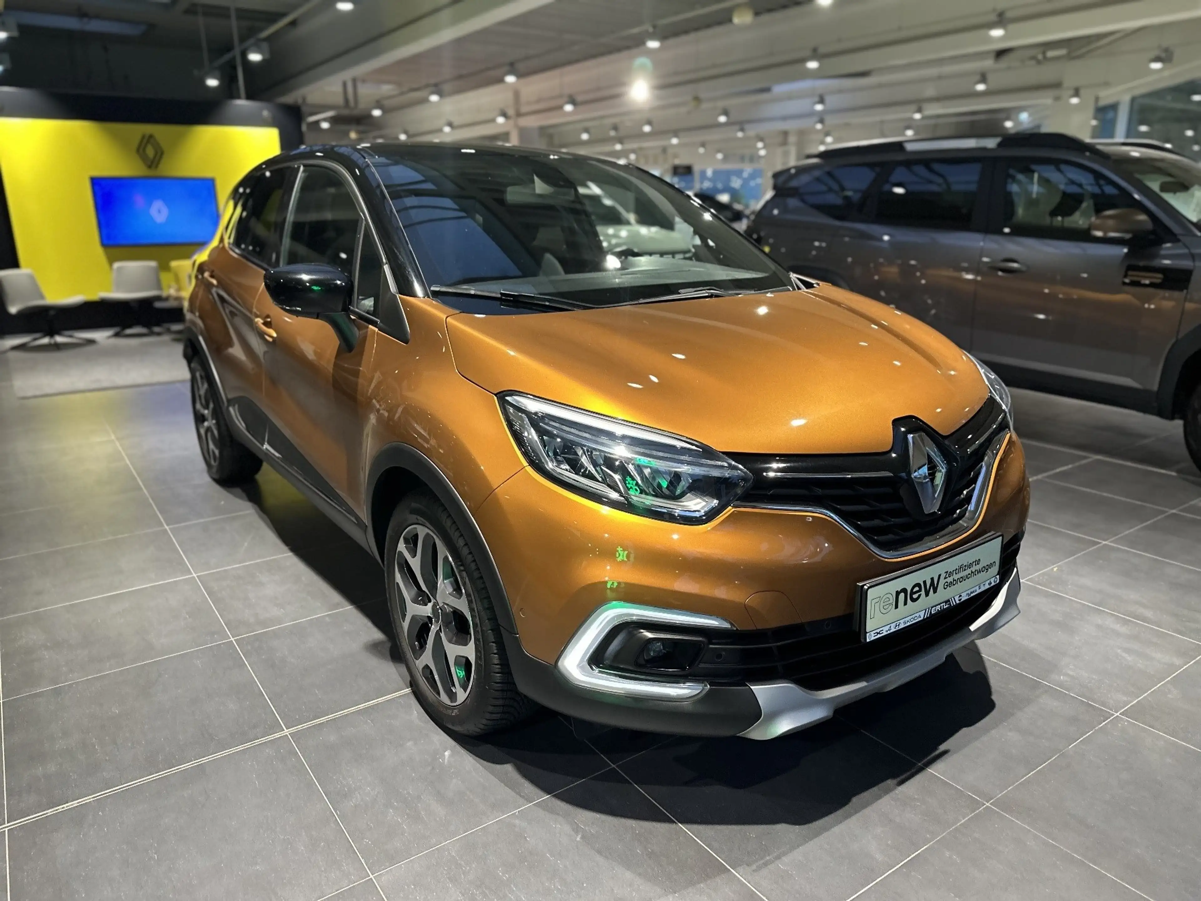 Renault Captur Intens ENERGY TCe 120 EDC — photo 6