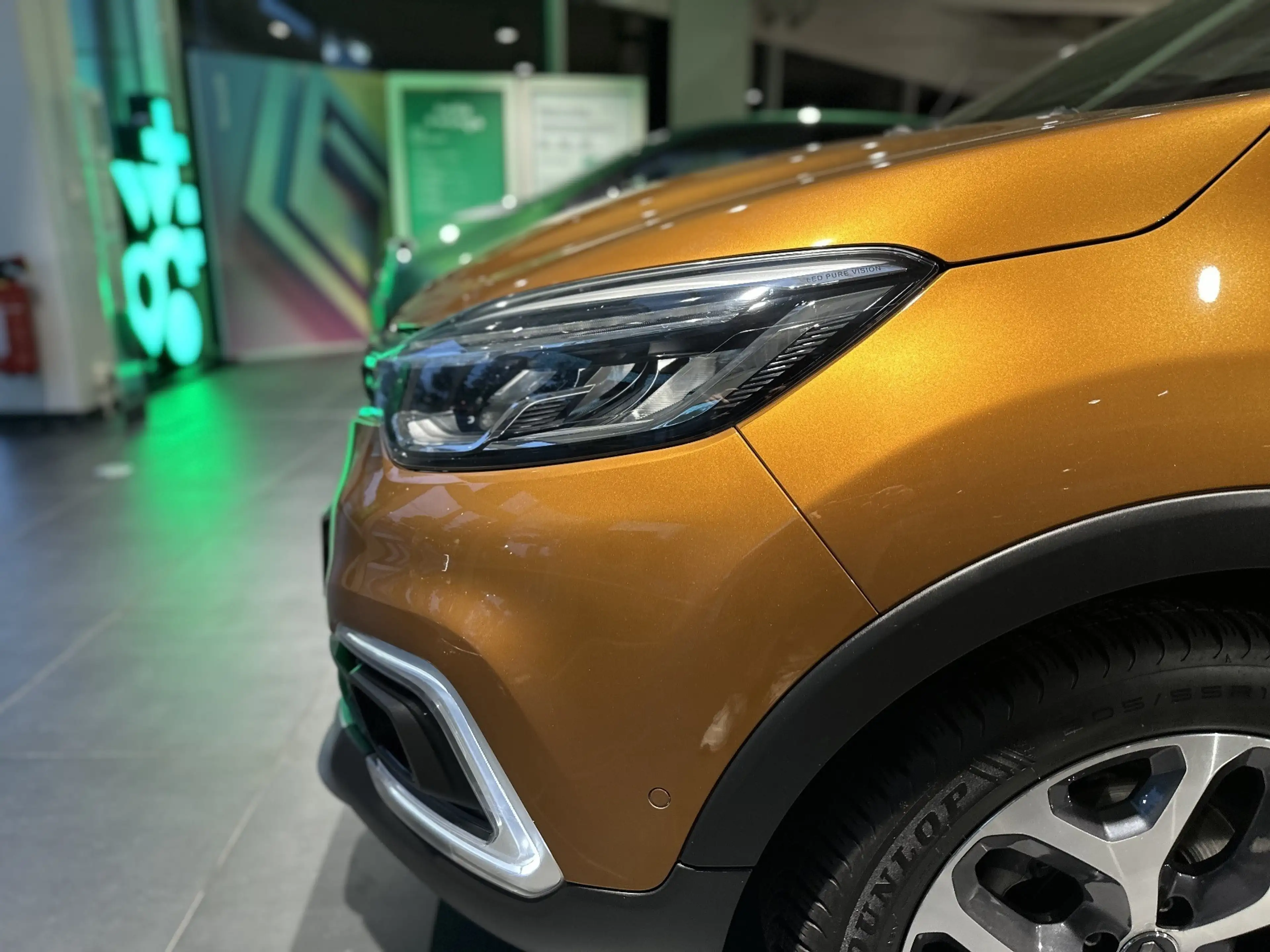 Renault Captur Intens ENERGY TCe 120 EDC — photo 4