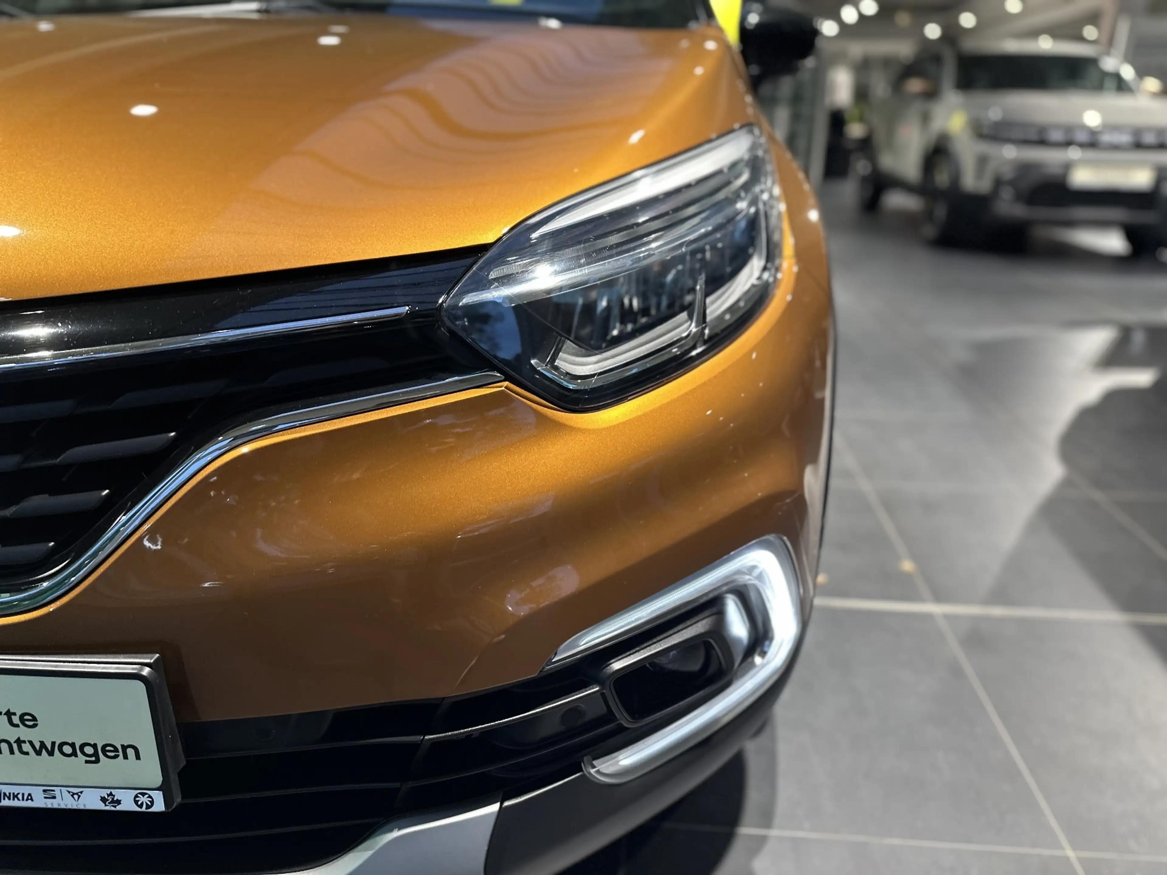 Renault Captur Intens ENERGY TCe 120 EDC — photo 3