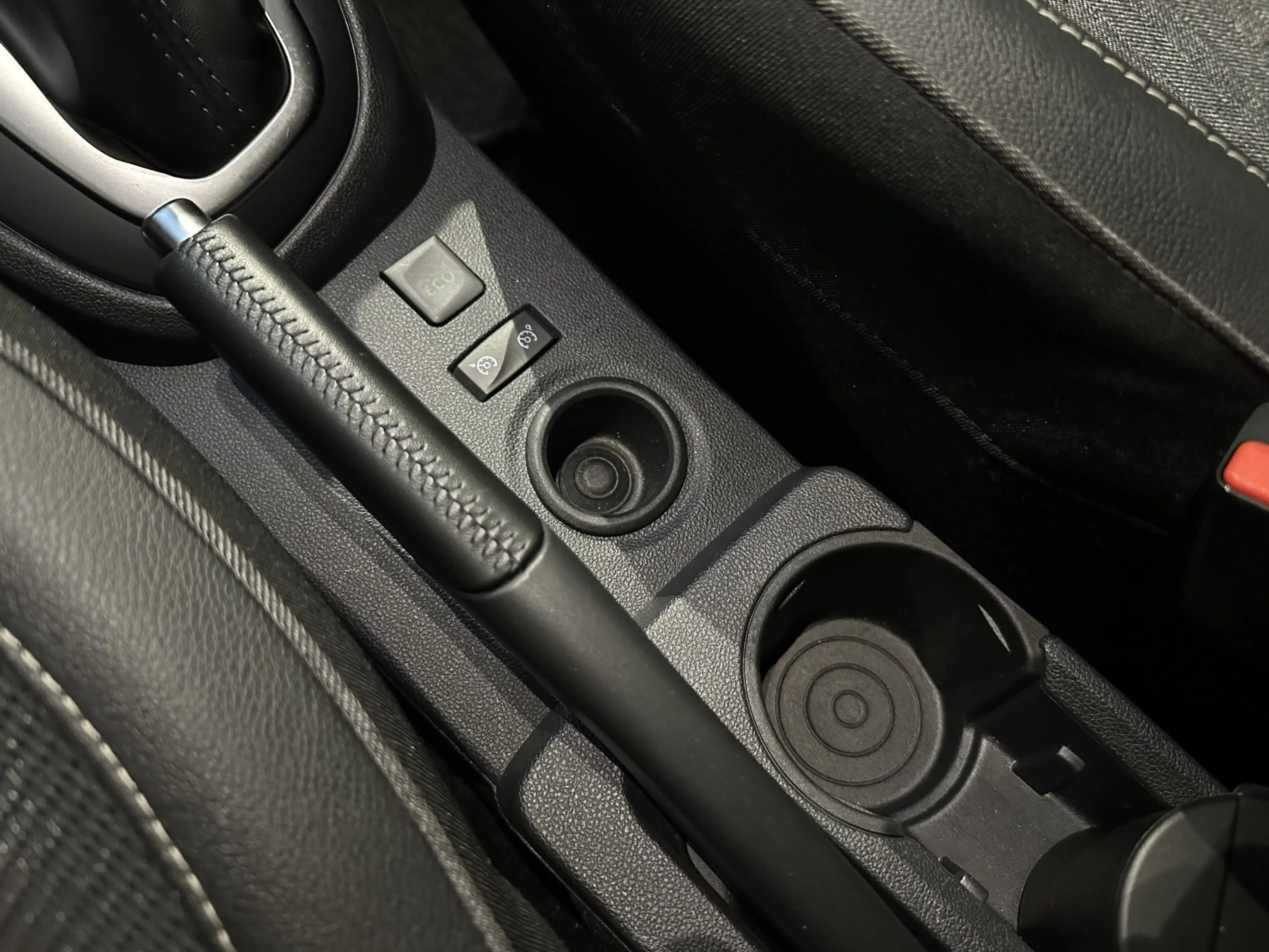 Renault Captur Intens ENERGY TCe 120 EDC — photo 42
