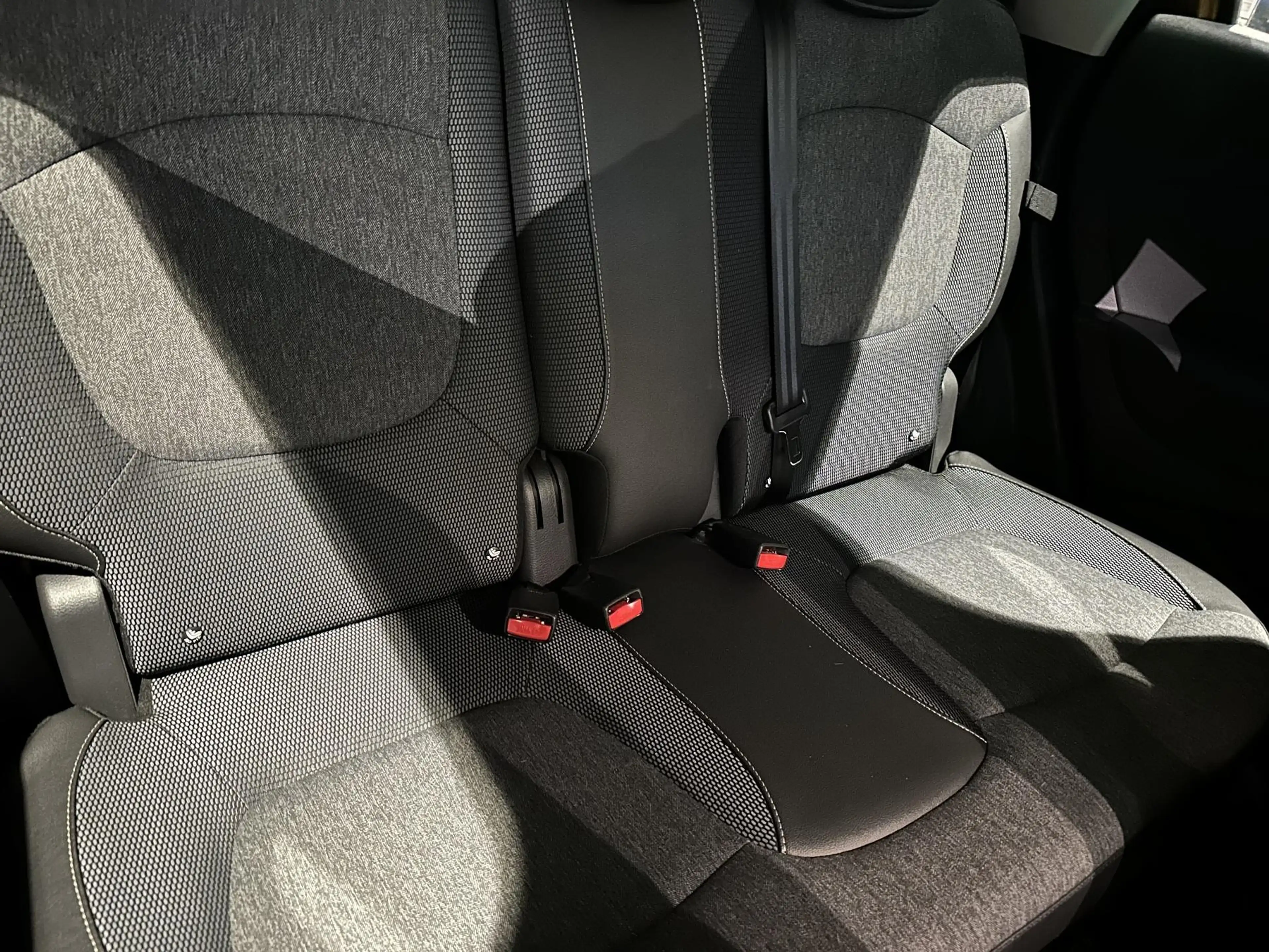 Renault Captur Intens ENERGY TCe 120 EDC — photo 46