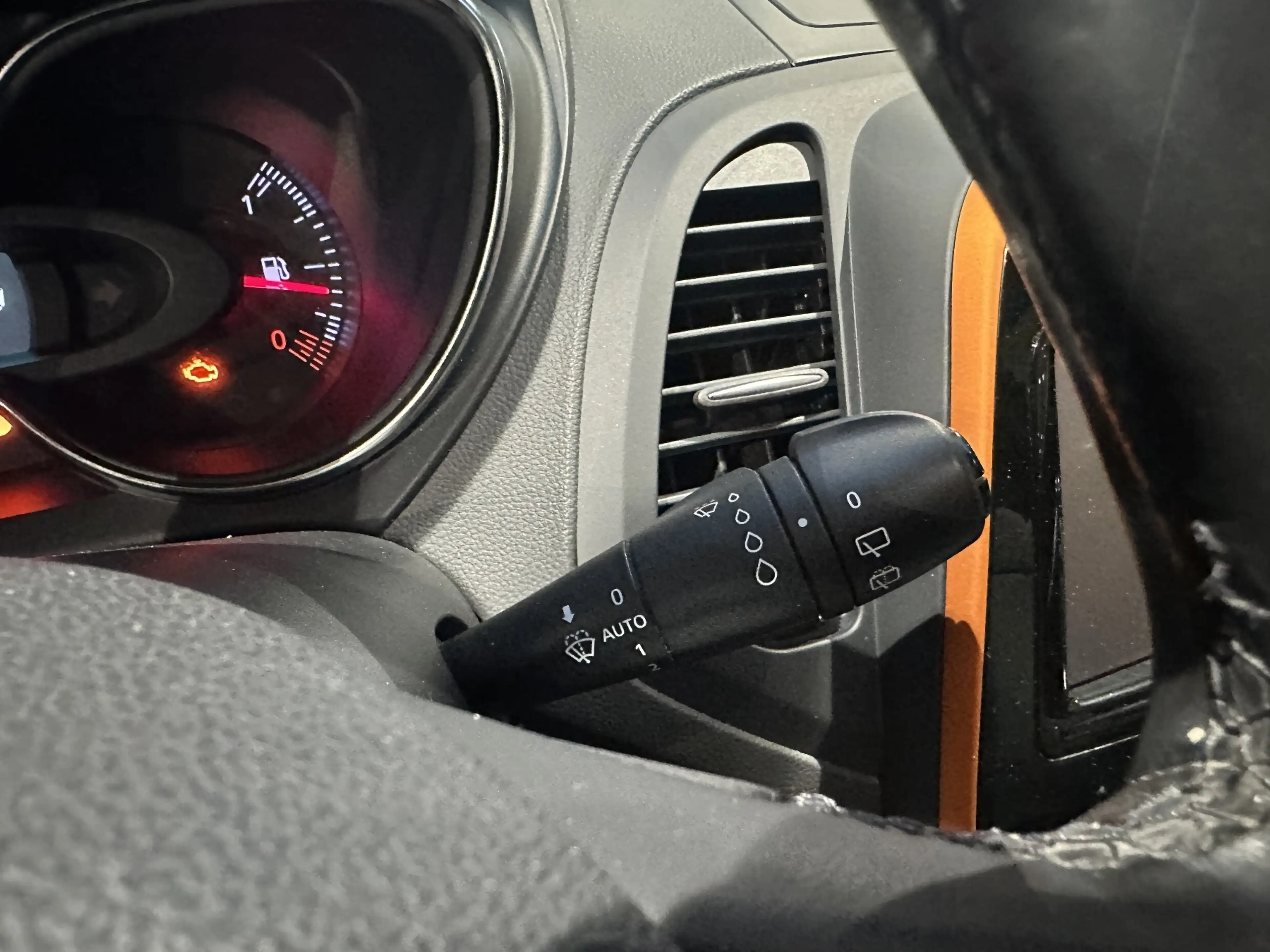 Renault Captur Intens ENERGY TCe 120 EDC — photo 31