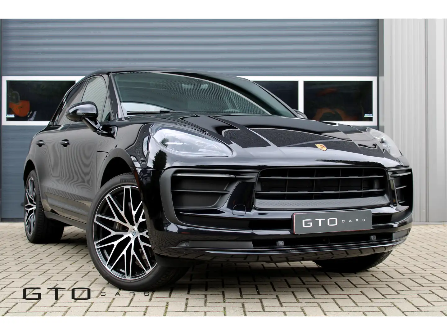 Porsche Macan 2.0 Panoramadak/Sportdesign/BTW/Memory/Stoelverwar Zwart - 1