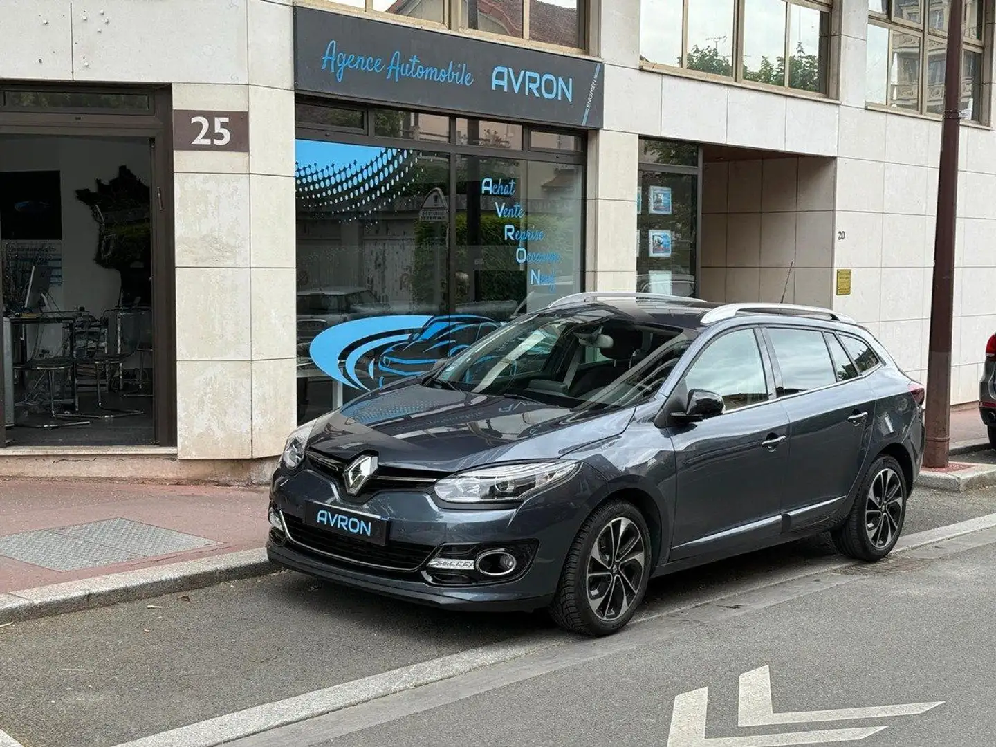 Renault Megane III (3) 1.2 TCE 115 ENERGY BOSE EDITION EURO6 Gris - 1