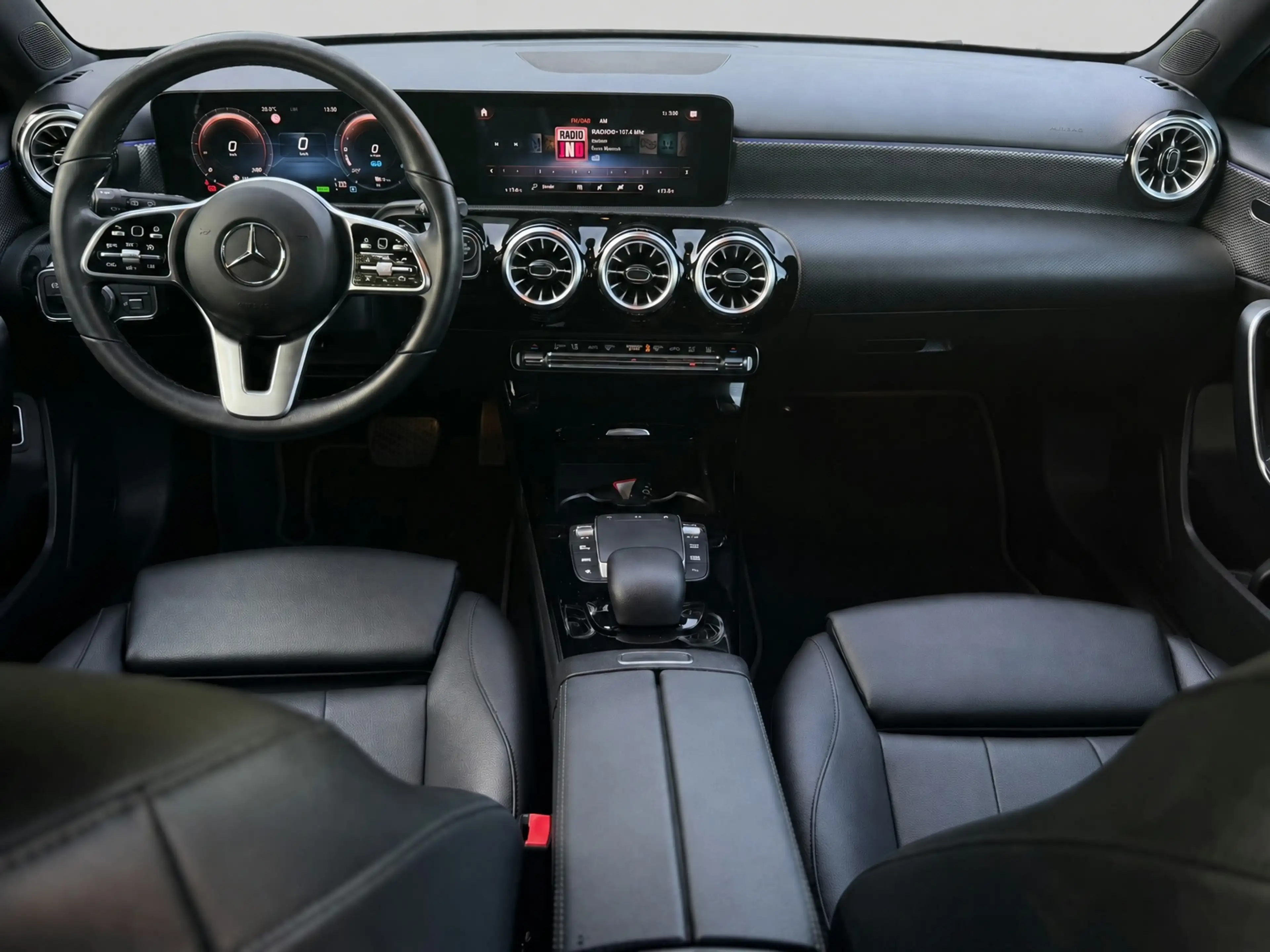 Mercedes-Benz A 250 e Business Solution Luxury Limited, lederen sporti — photo 2