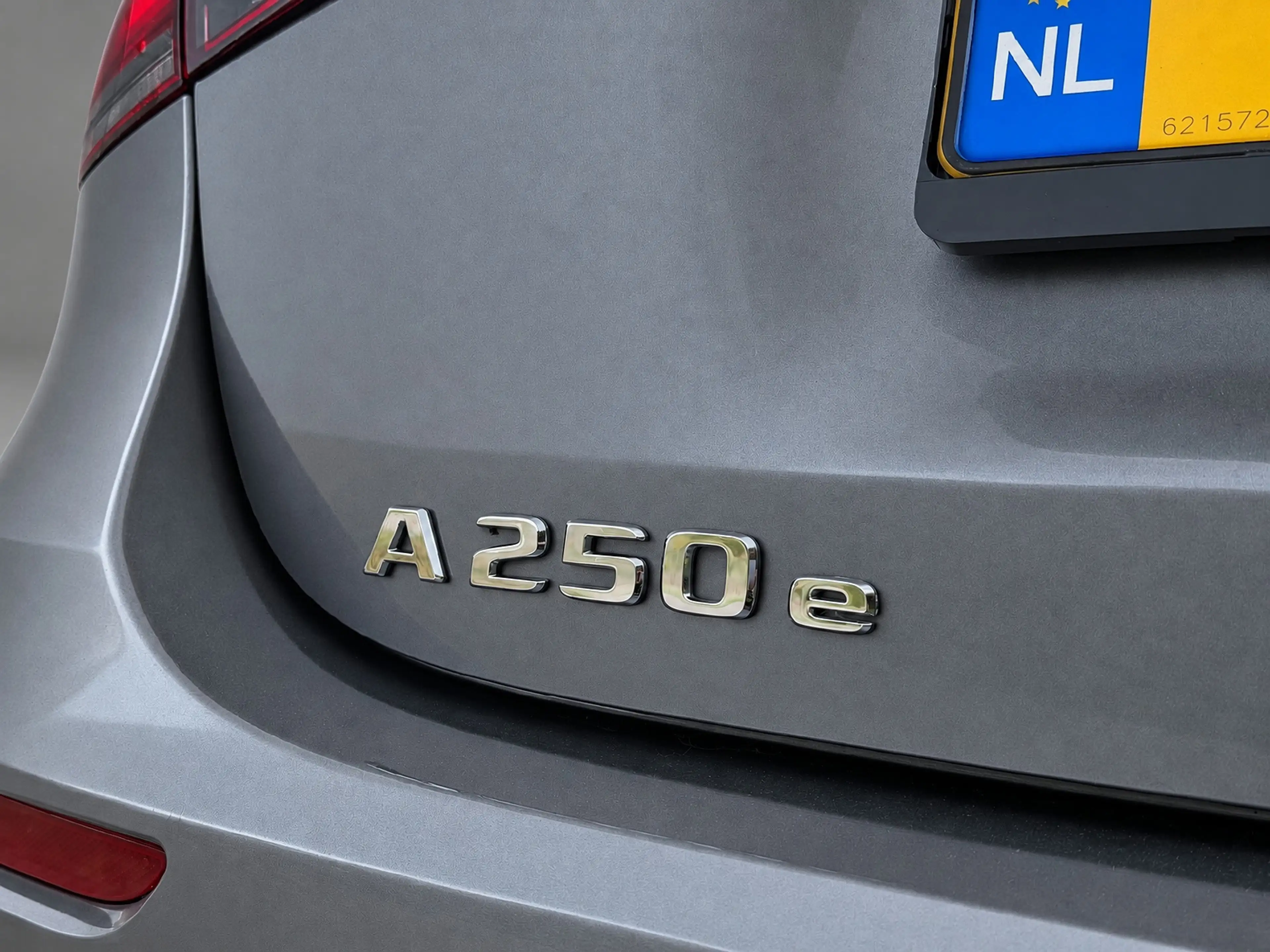 Mercedes-Benz A 250 e Business Solution Luxury Limited, lederen sporti — photo 25