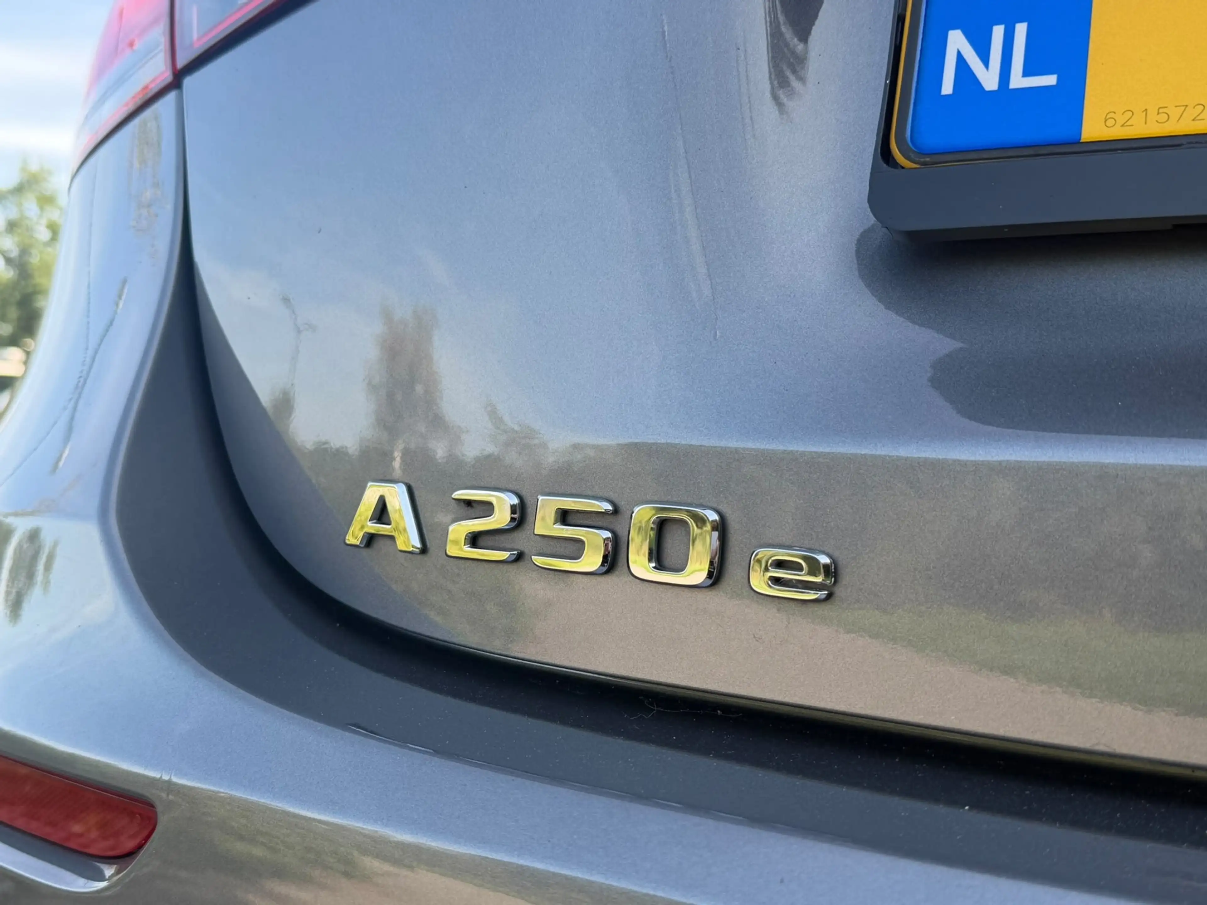 Mercedes-Benz A 250 e Business Solution Luxury Limited, lederen sporti — photo 40