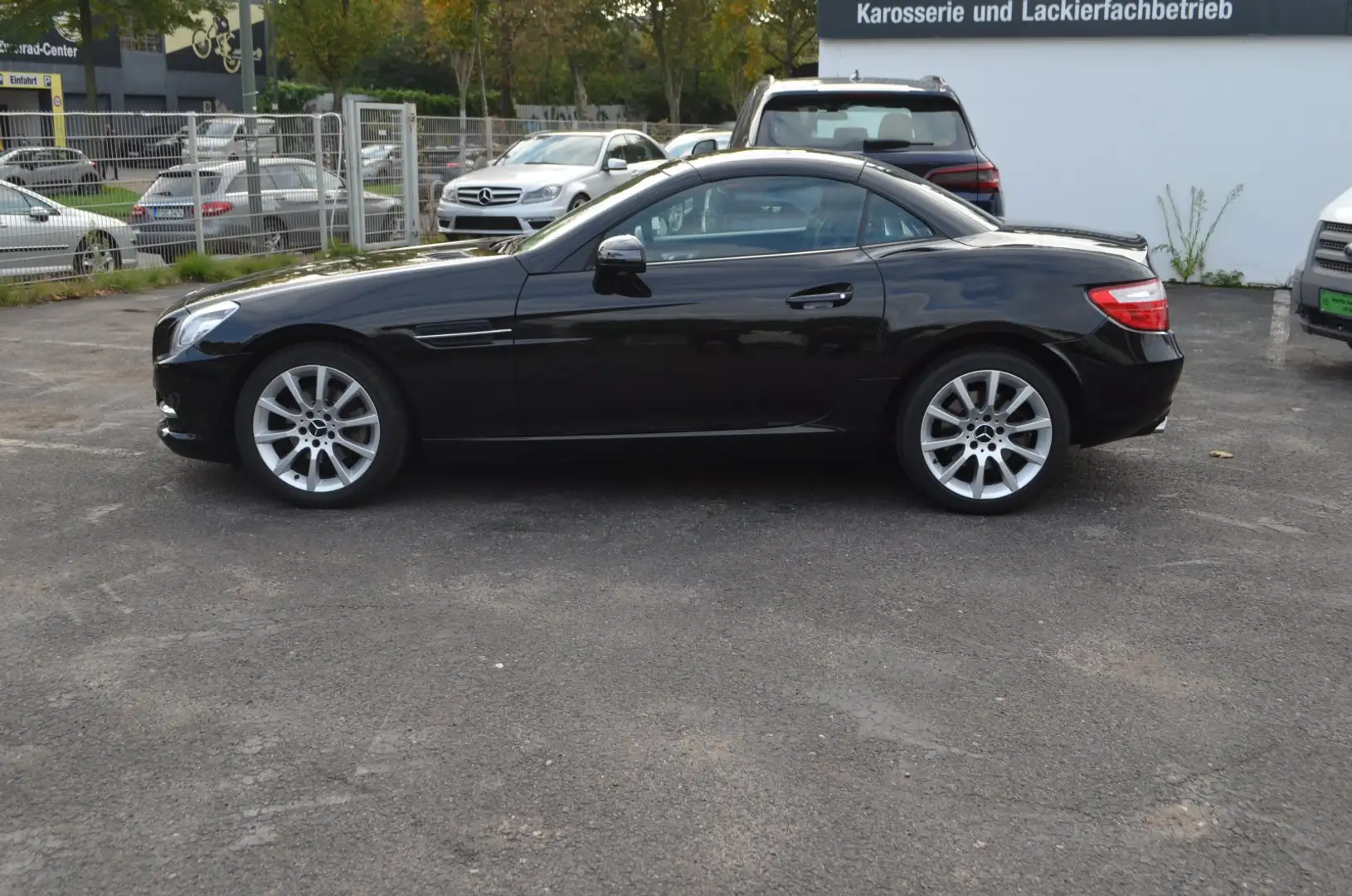 Mercedes-Benz SLK 200 AUTOMATIK *LEDER*NAVI*WENIG-KM* Schwarz - 2