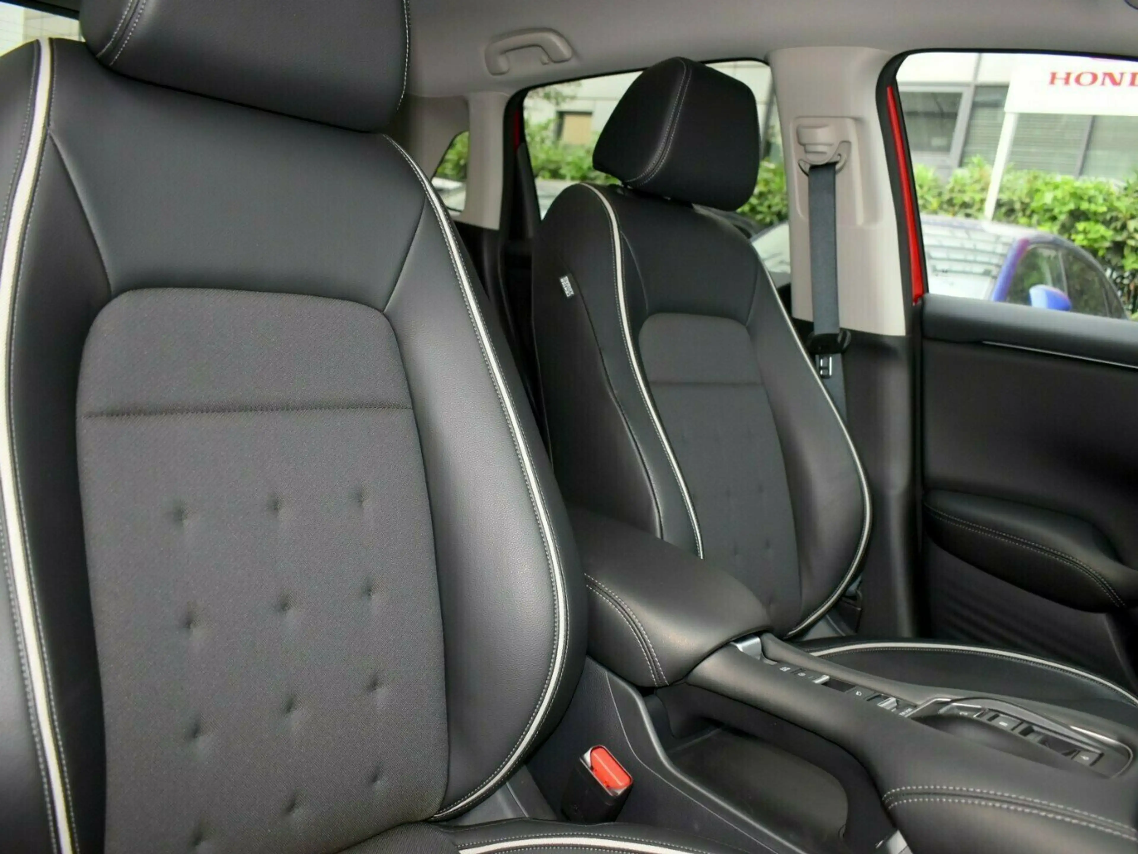 Honda ZR-V e:HEV Sport — photo 4