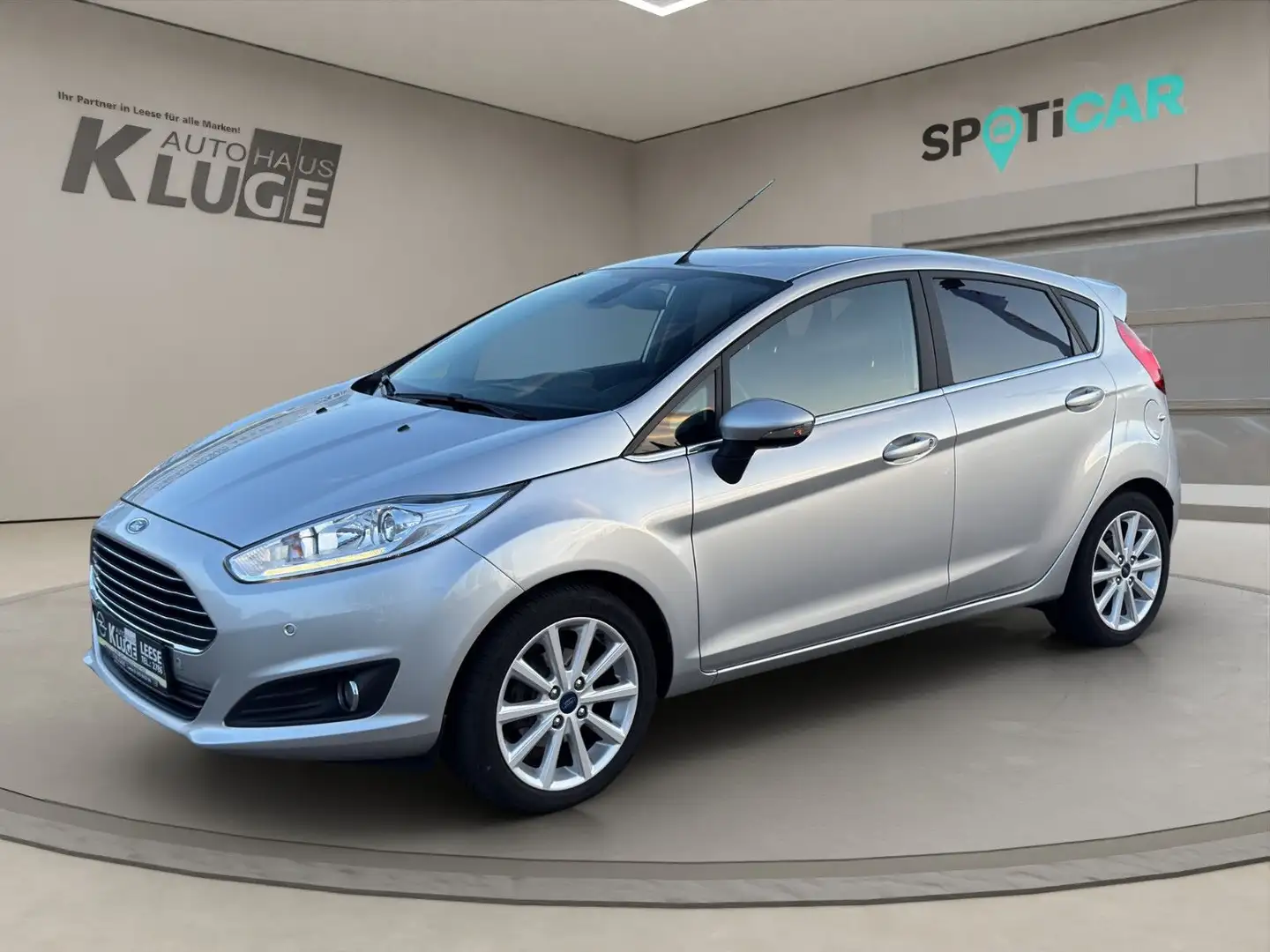 Ford Fiesta 1,5 TDCi Titanium, Sitzheizung, PDC v+h Silber - 1