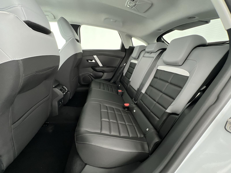 Citroen C4 Max Hybrid 1.2*NAVI*SHZ*RFK*uvm — photo 10