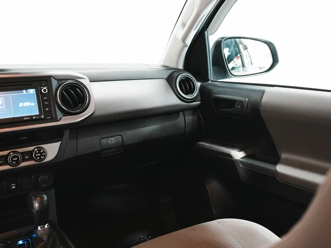 Toyota Tacoma снимка Toyota Tacoma