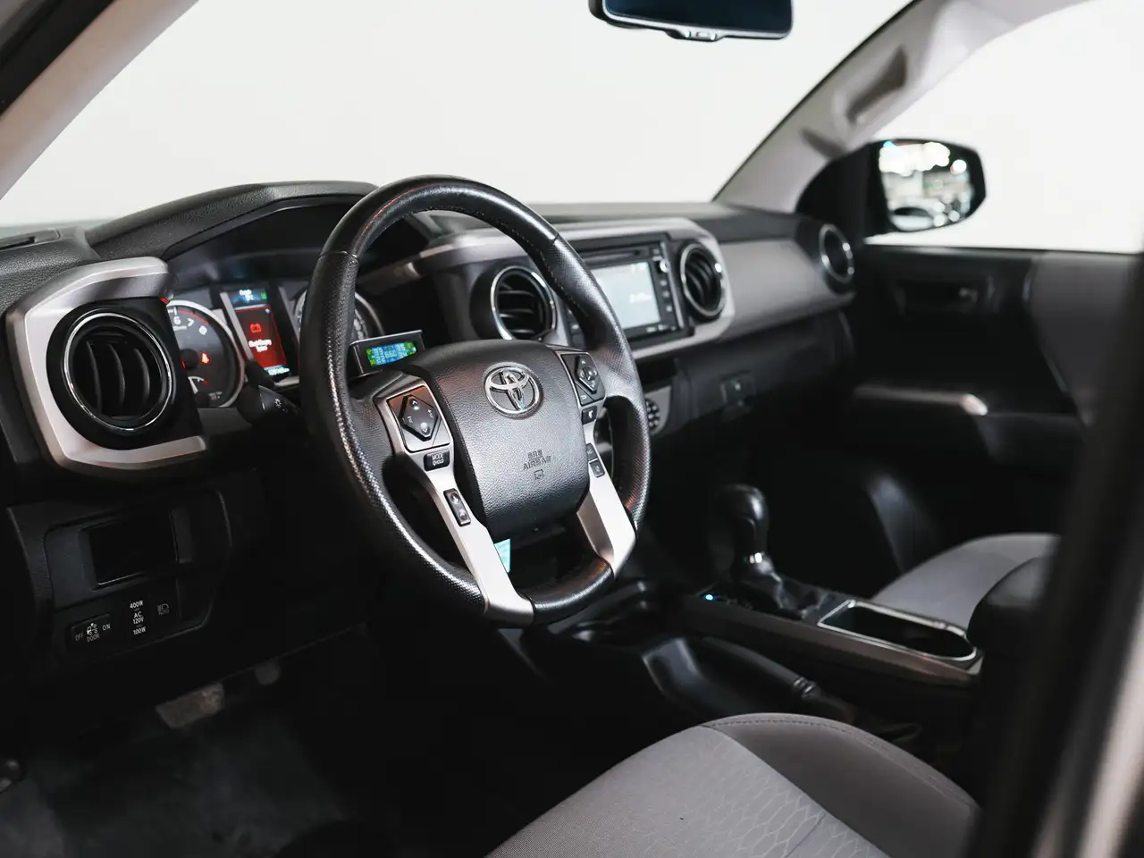 Toyota Tacoma снимка Toyota Tacoma