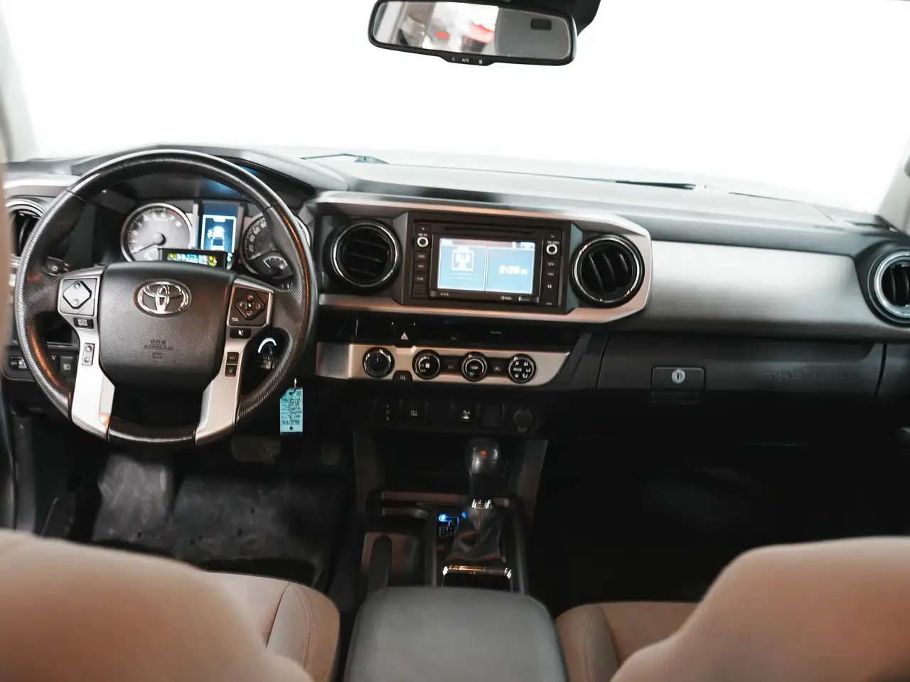 Toyota Tacoma снимка Toyota Tacoma