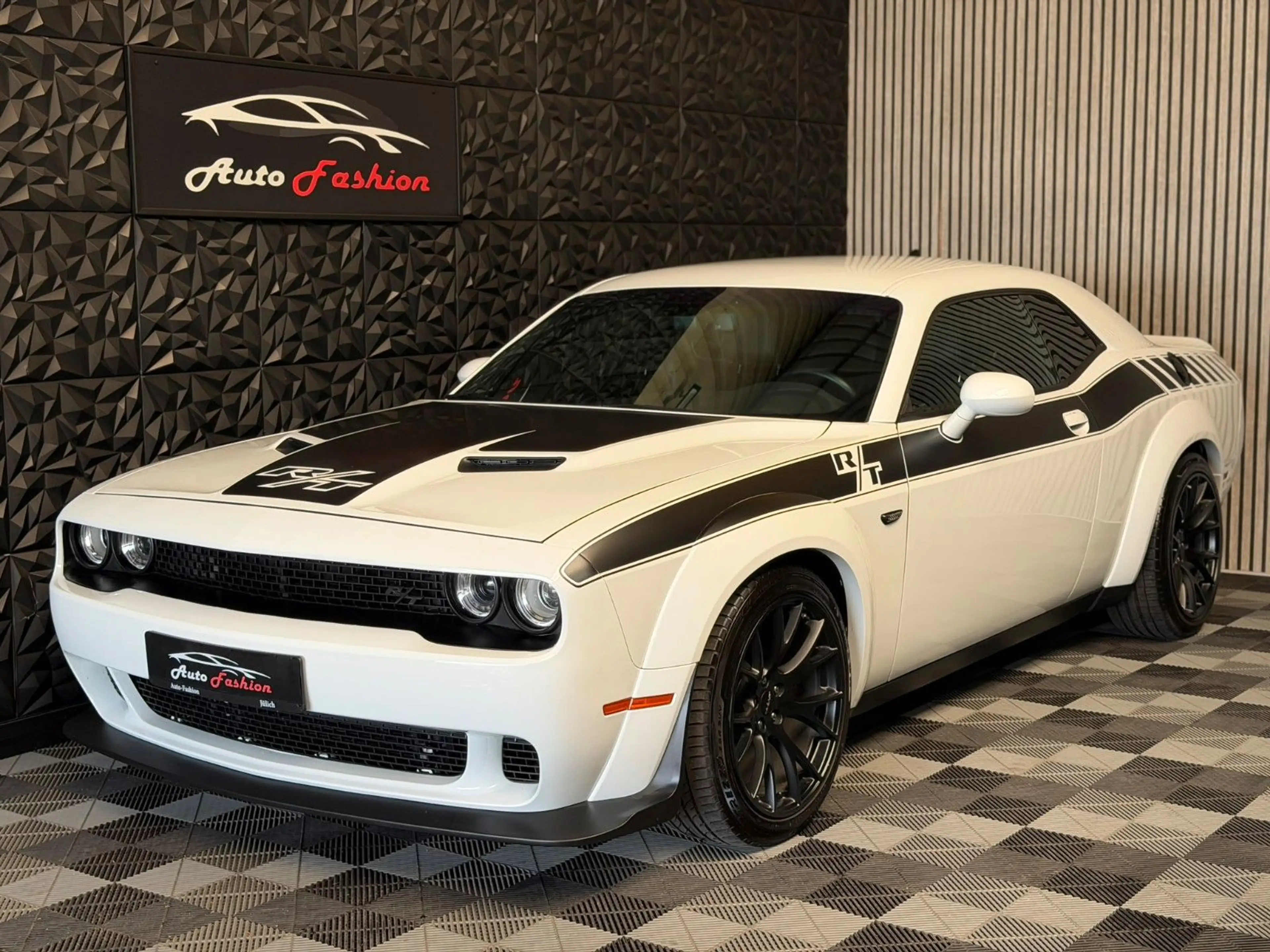 Dodge Challenger V8 5,7 R/T 380PS Widebody TÜV NEU