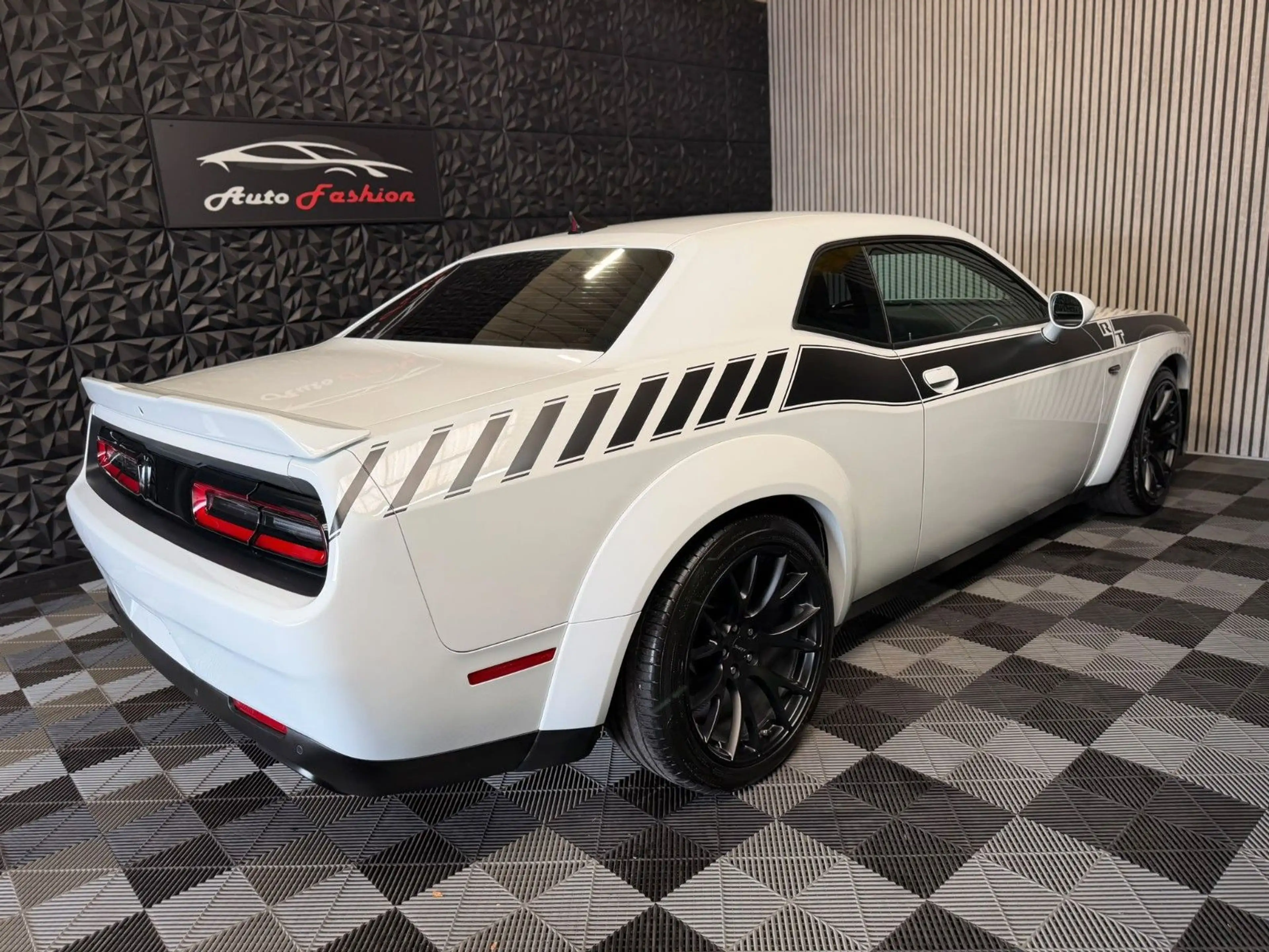Dodge Challenger V8 5,7 R/T 380PS Widebody TÜV NEU — photo 12