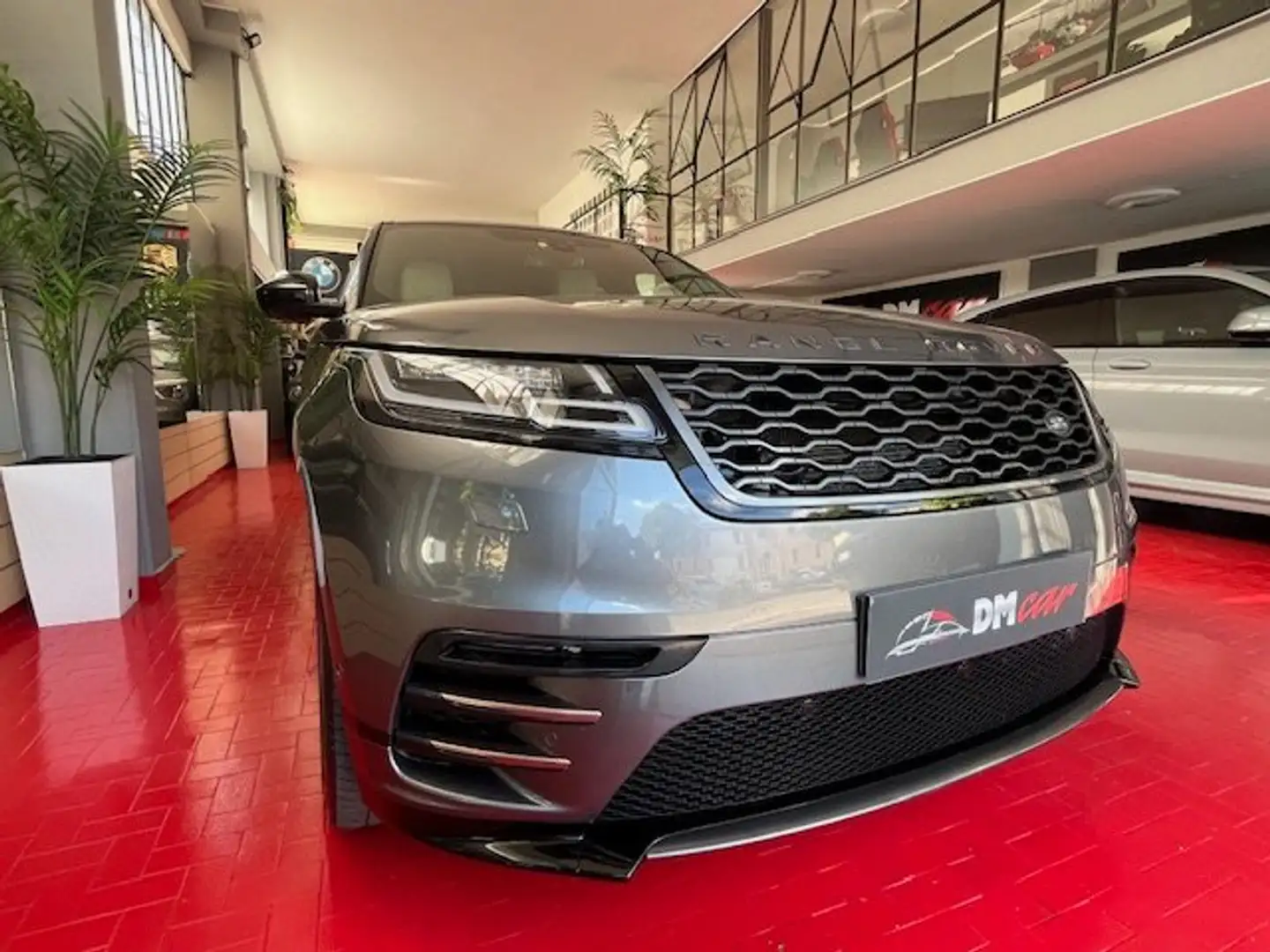Land Rover Range Rover Velar 3.0d V6 R-DYNAMIC SE 300CV Automatico my19 Grau - 1