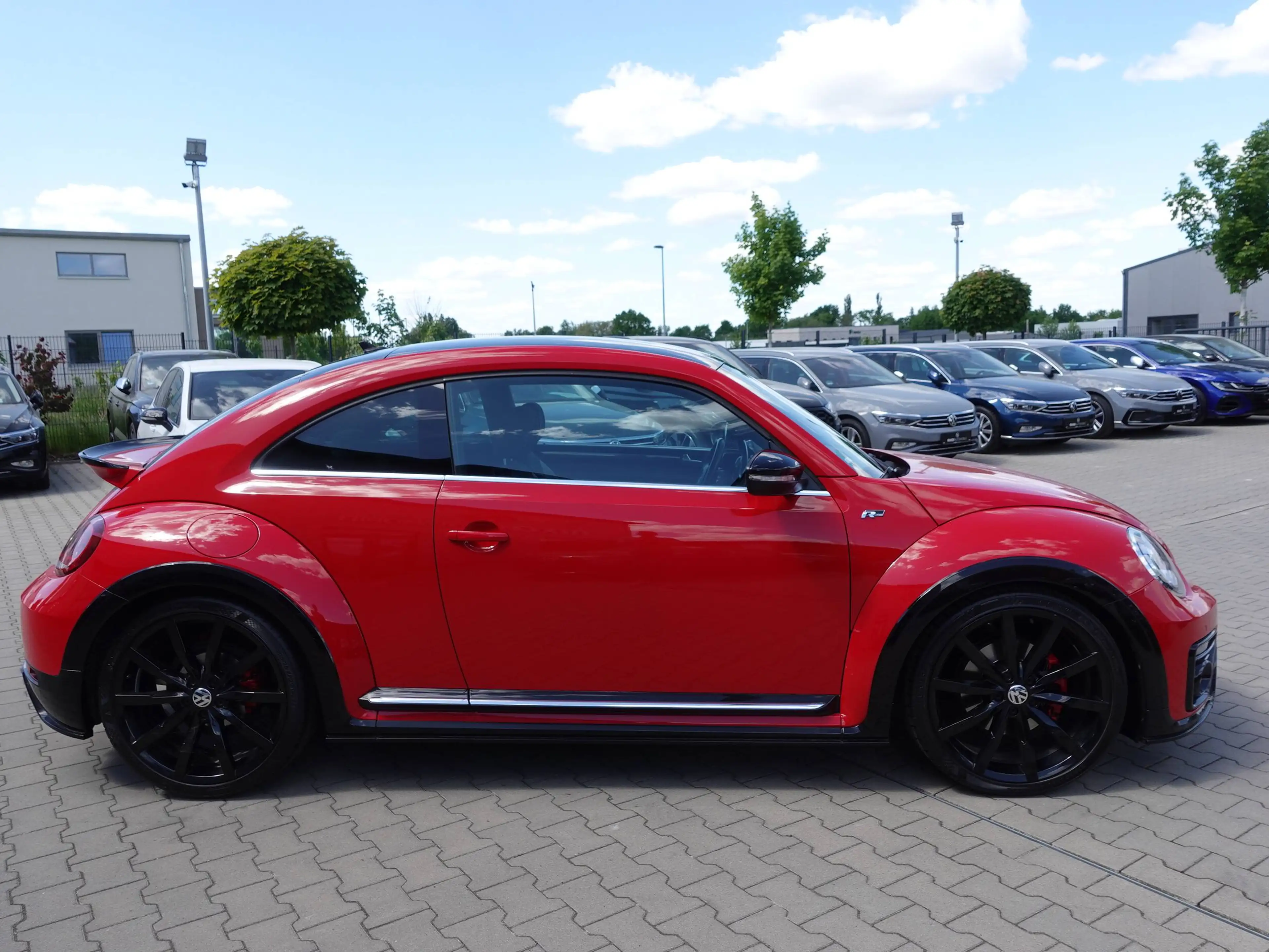 Volkswagen Beetle Beetle 2,0 TSI DSG/20"/R-Line — photo 5