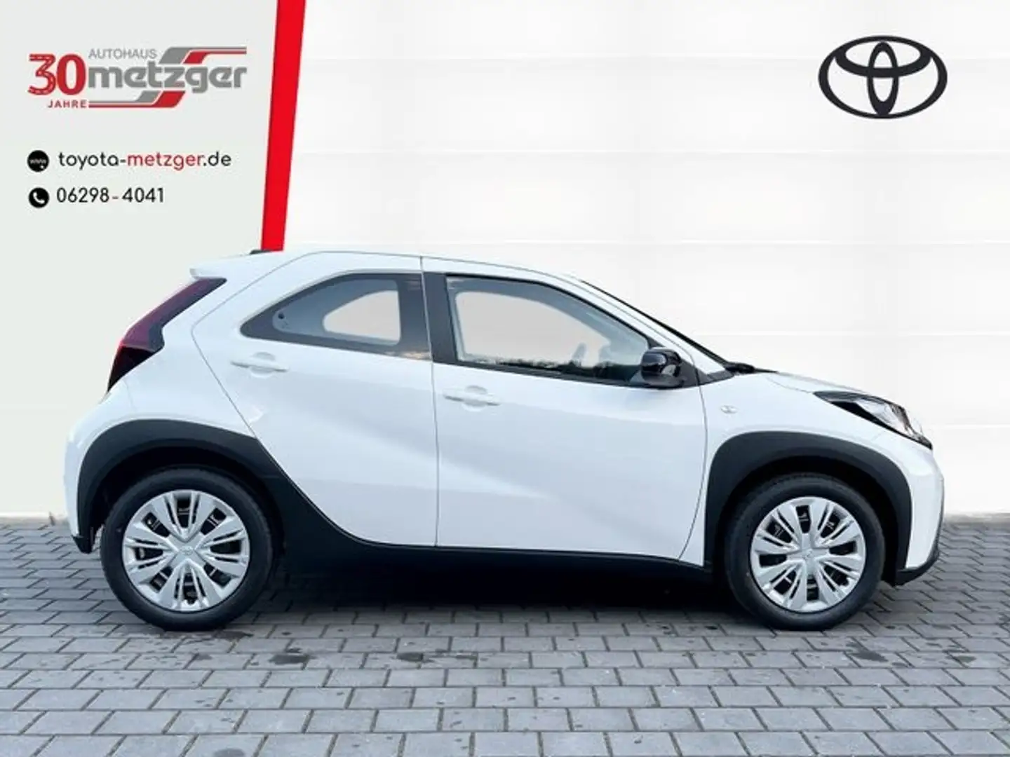 Toyota Aygo X 1.0 Business +Klima +Abstandstempomat +Apple CarPl Weiß - 2