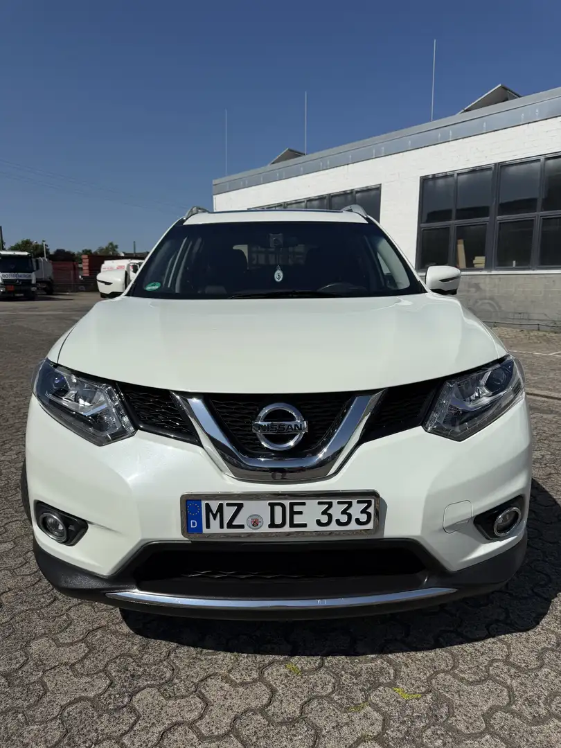 Nissan X-Trail 2.5 CVT-Automatik Vollausstattung Weiß - 2