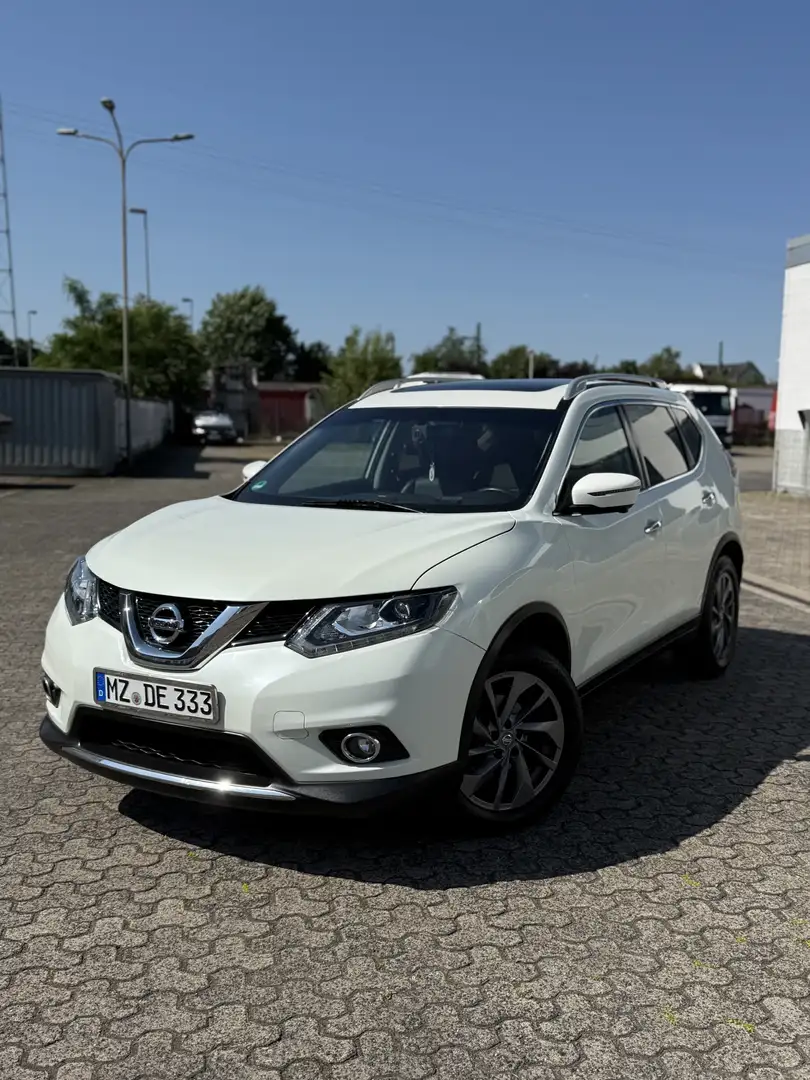 Nissan X-Trail 2.5 CVT-Automatik Vollausstattung Weiß - 1