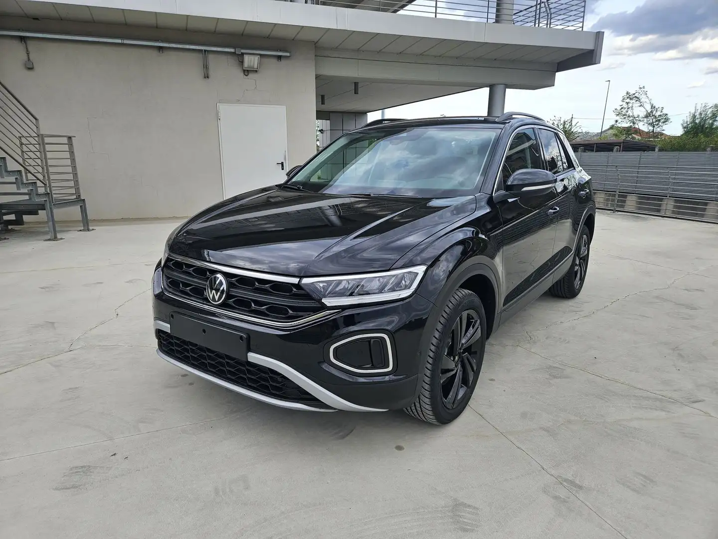 Volkswagen T-Roc 2.0 TDI SCR 150 CV DSG Sport Nero - 1