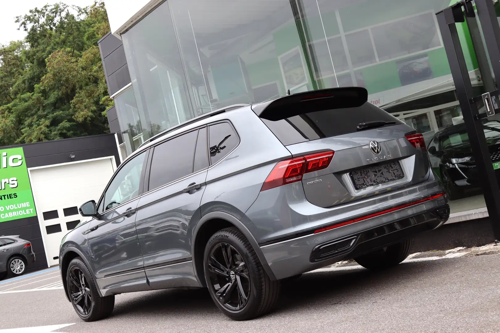 Volkswagen Tiguan Allspace 7PLACES R-LINE 1.5TSi 150CV DSG PANO FULL OPTIONS Gris - 2