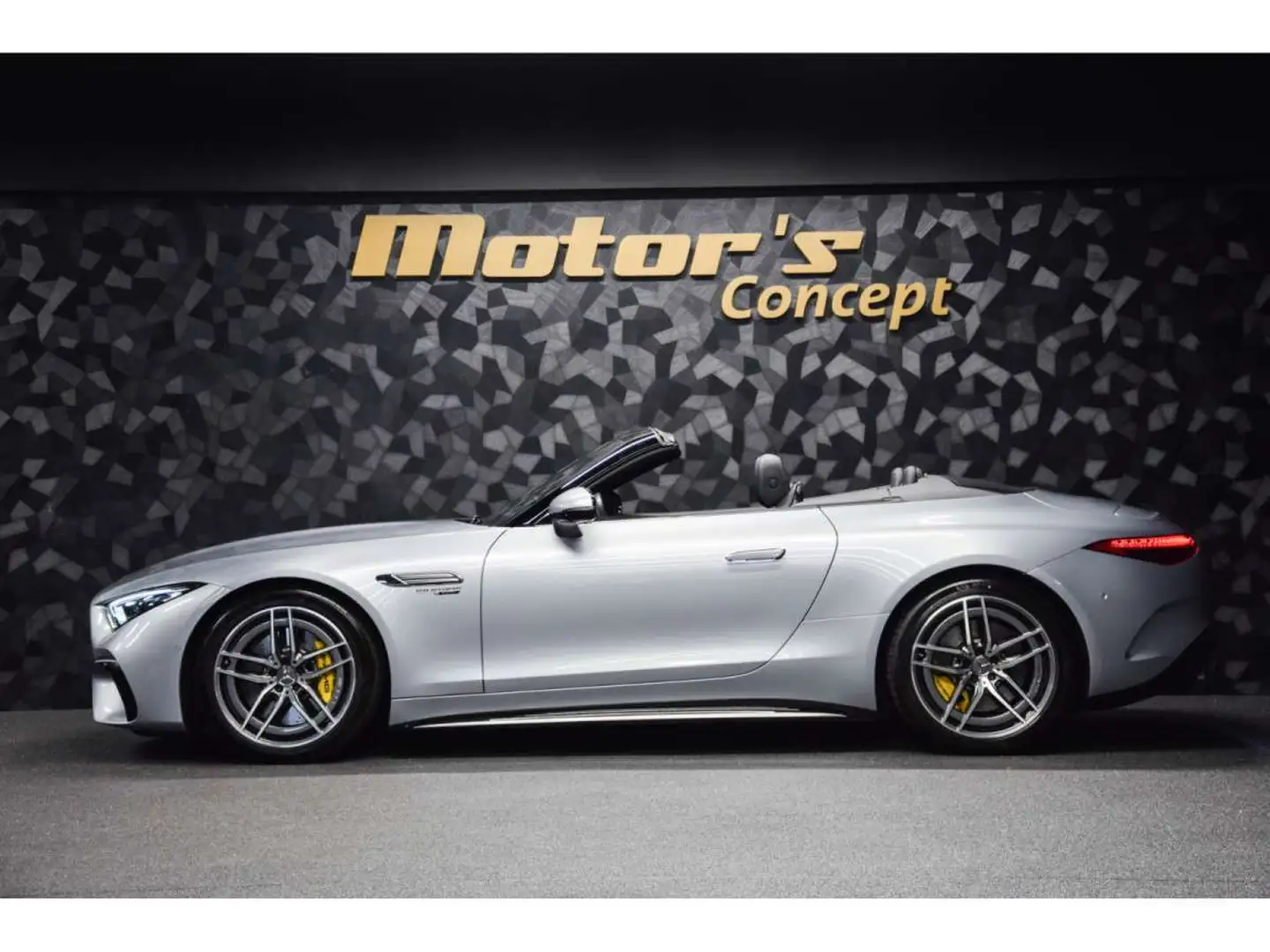 Mercedes-Benz SL 63 AMG 4 MATIC + Srebrny - 2