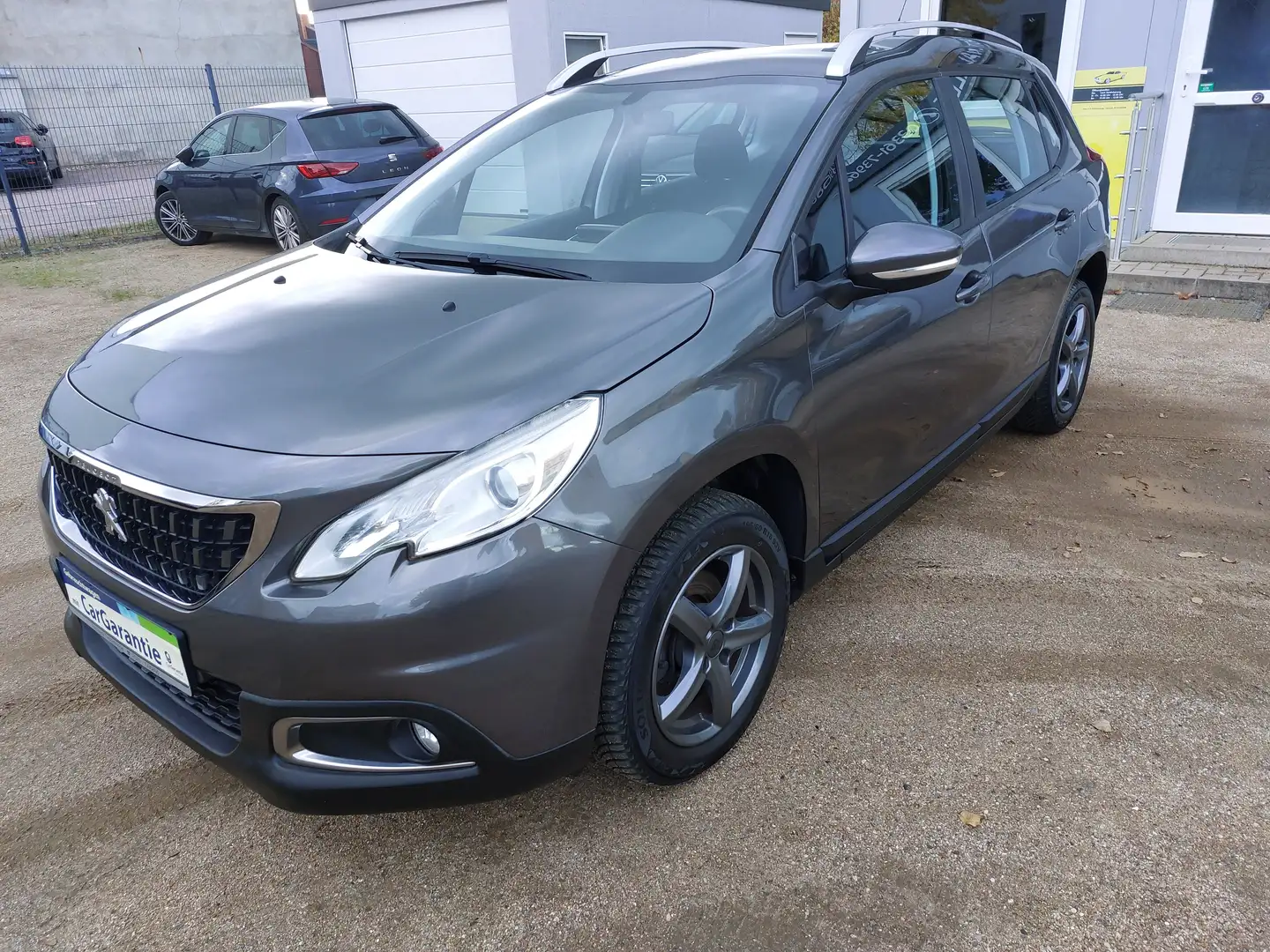 Peugeot 2008 Active, Sitzheizung, Klimaautomatik, Garantie, PDC Grau - 1