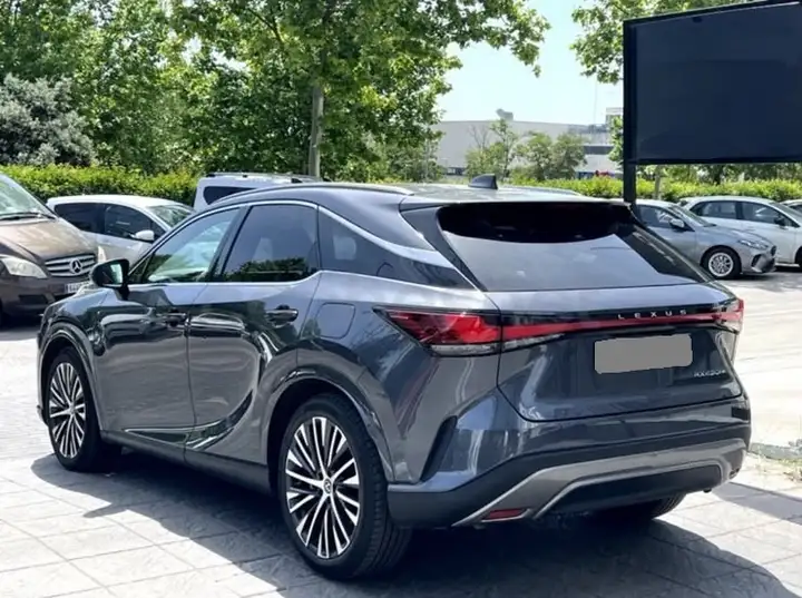 Lexus RX450h 2023, foto 3