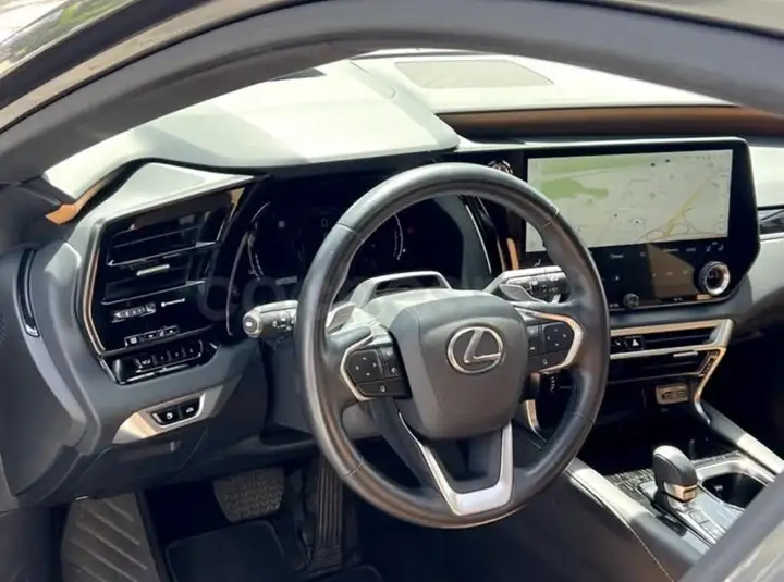 Lexus RX450h 2023, foto 7