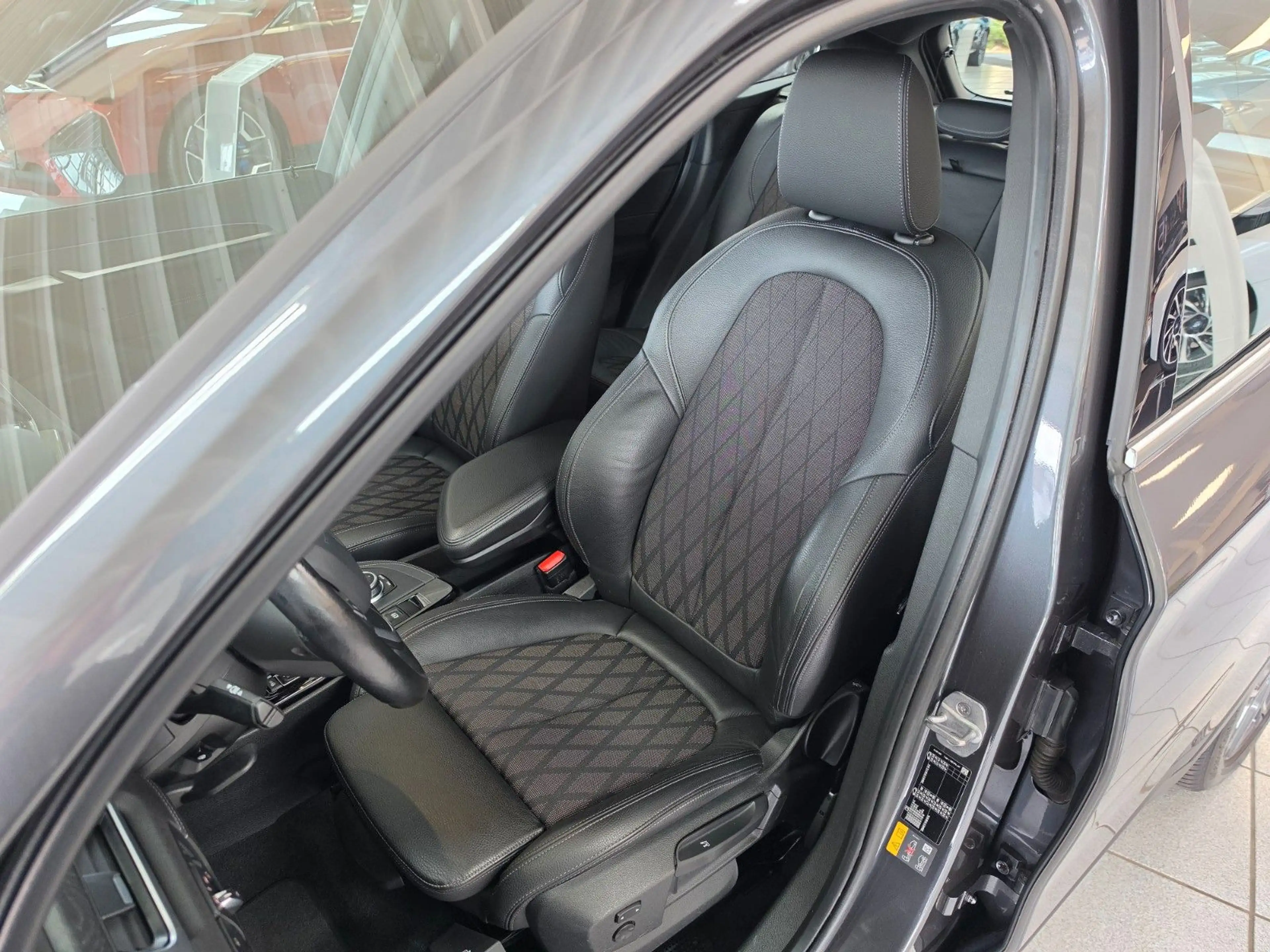 BMW X1 xDrive 25e LED/SHZ/AHK/CAM/PDC — photo 10