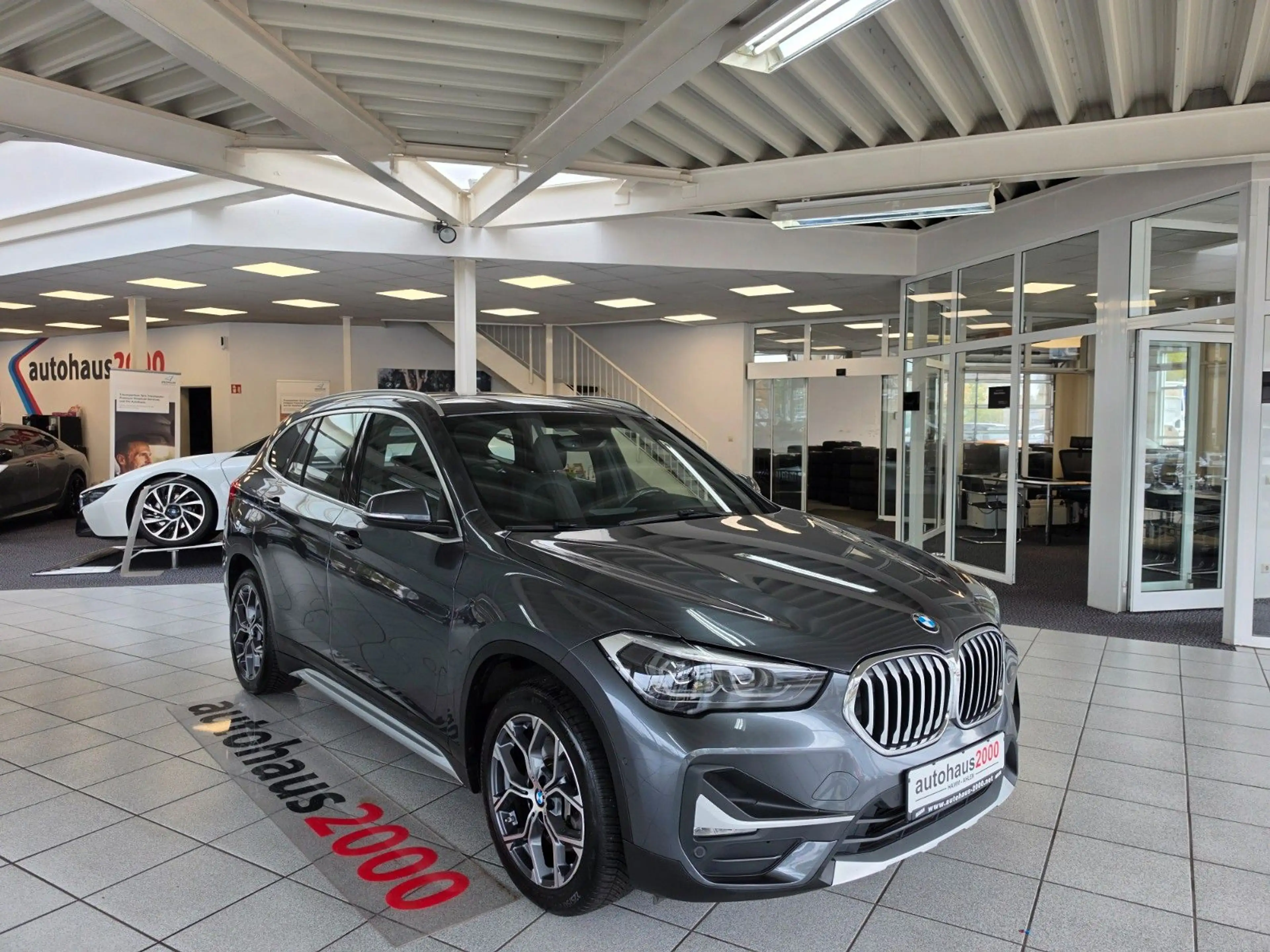 BMW X1 xDrive 25e LED/SHZ/AHK/CAM/PDC