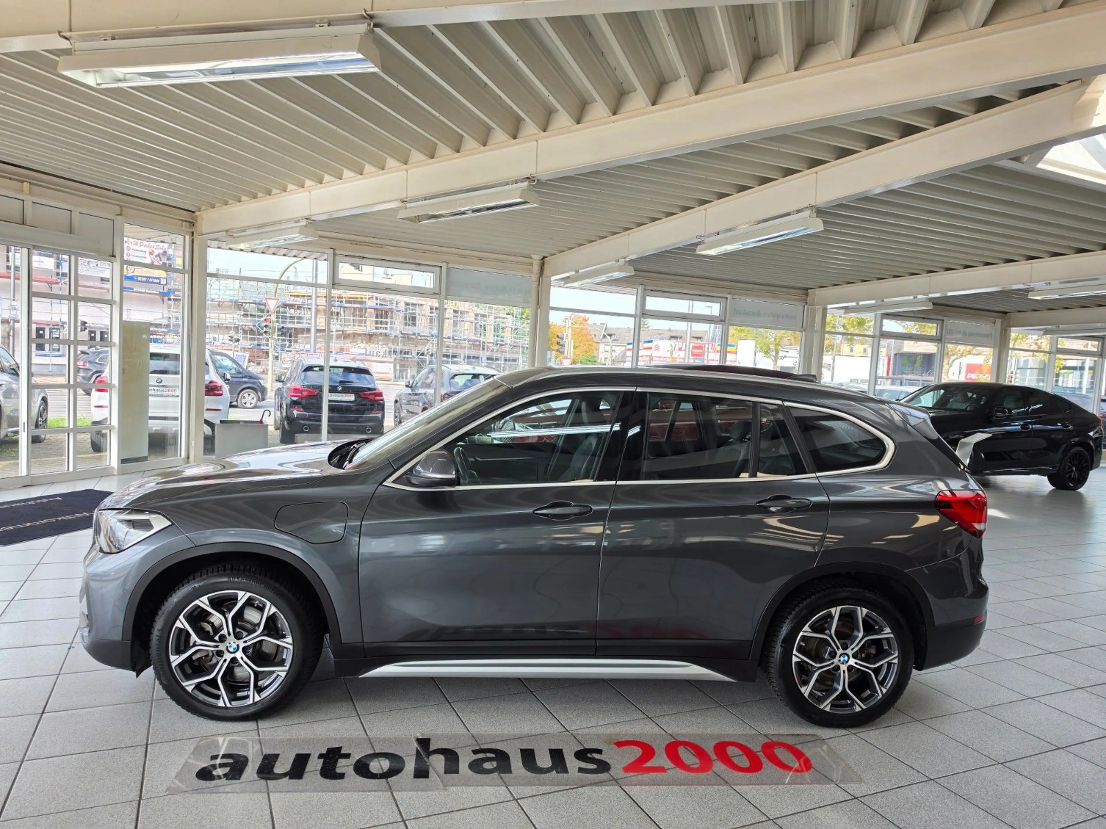 BMW X1 xDrive 25e LED/SHZ/AHK/CAM/PDC — photo 5