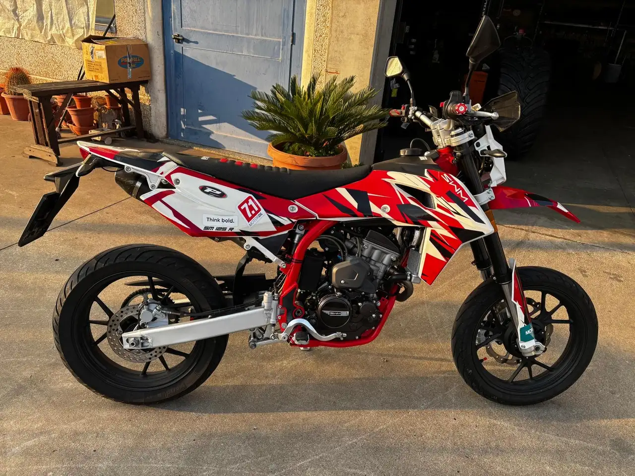 Swm SM 125 R