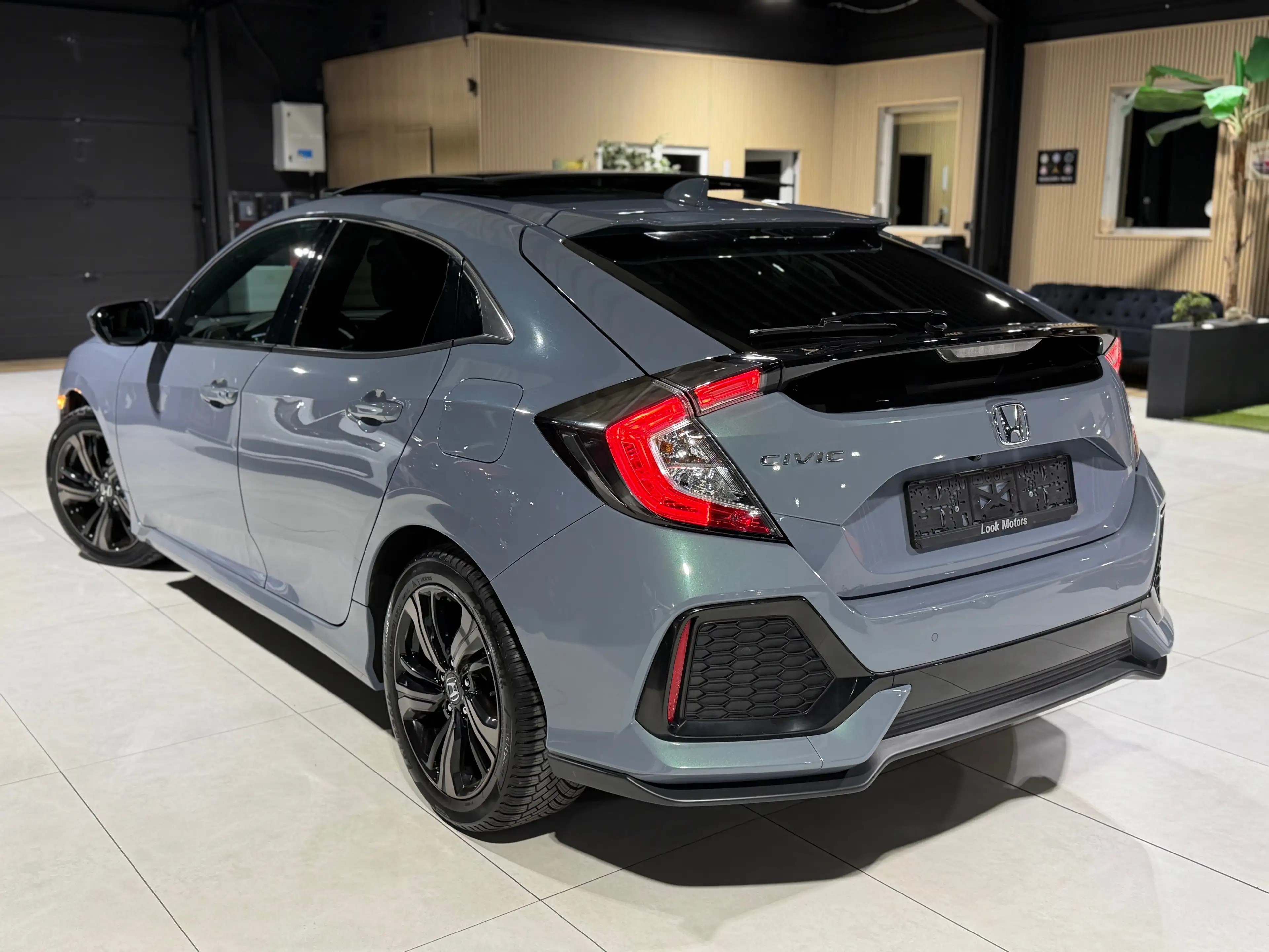 Honda Civic 1.0 i-VTEC Elegance Black Edition 126cv DISTRONIC PANO NAVIGATION CAMERA CUIR LED FULL OPTIONS — photo 6