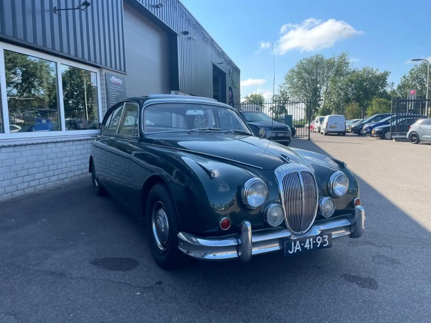 Daimler Sonstige 250 V8 MKII SALOON Grün - 2
