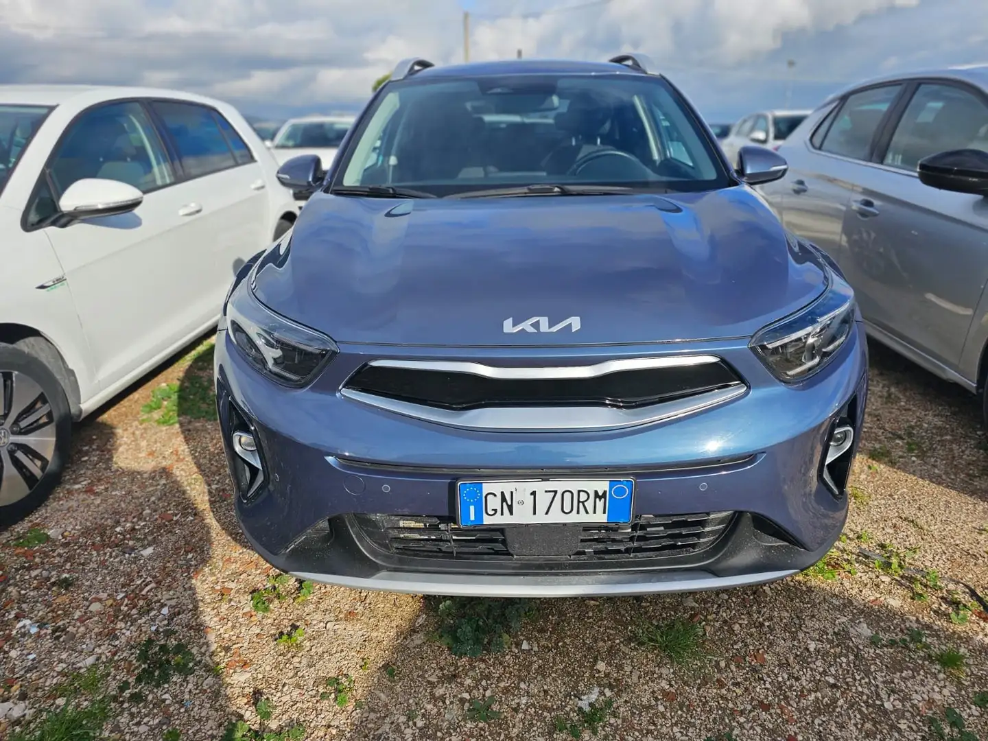 Kia Stonic Stonic 1.0 t-gdi mhev  Pack 120cv dct Gris - 2