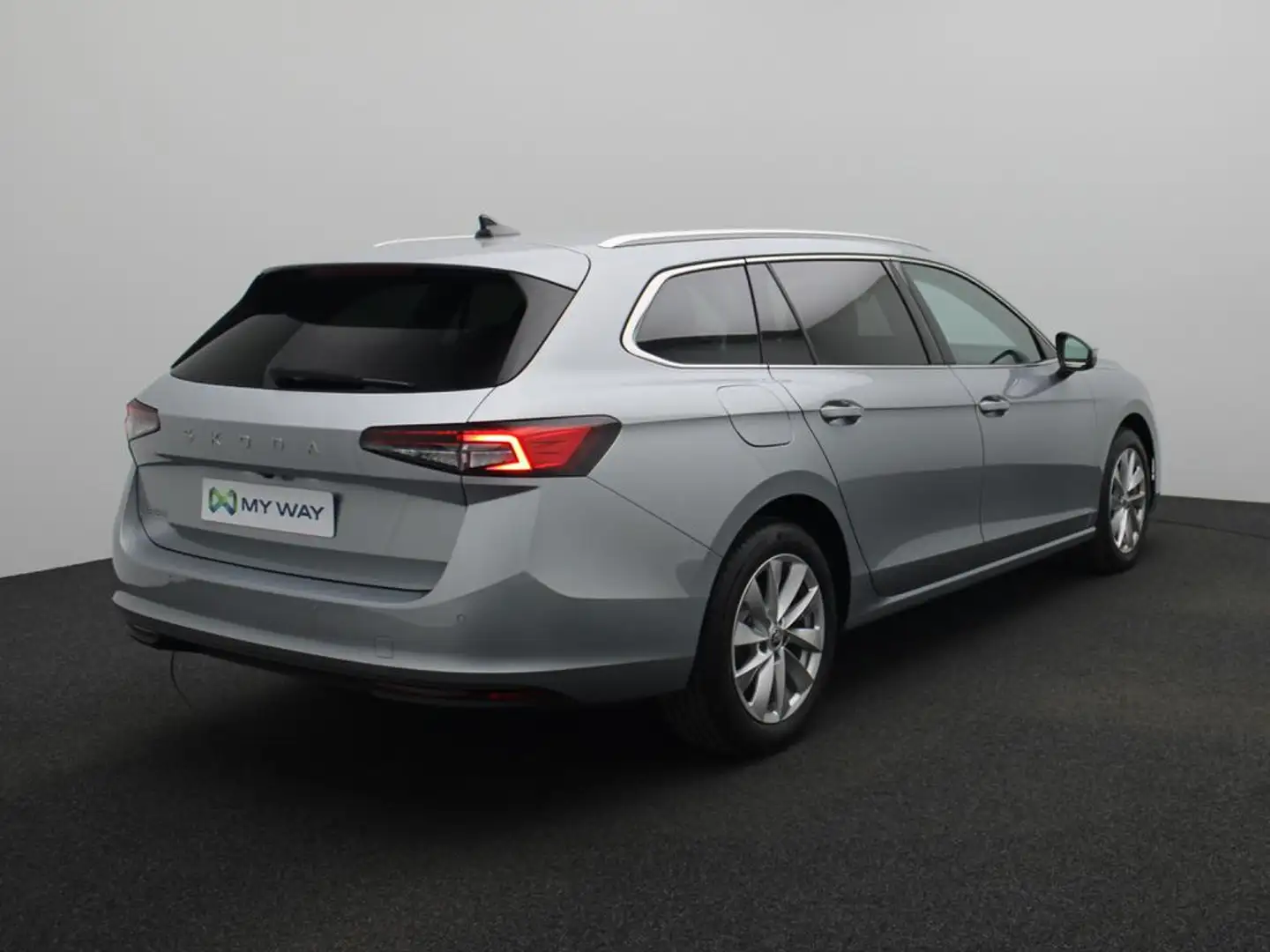 Skoda Superb Superb Combi 2.0 CR TDi Selection DSG Argent - 2
