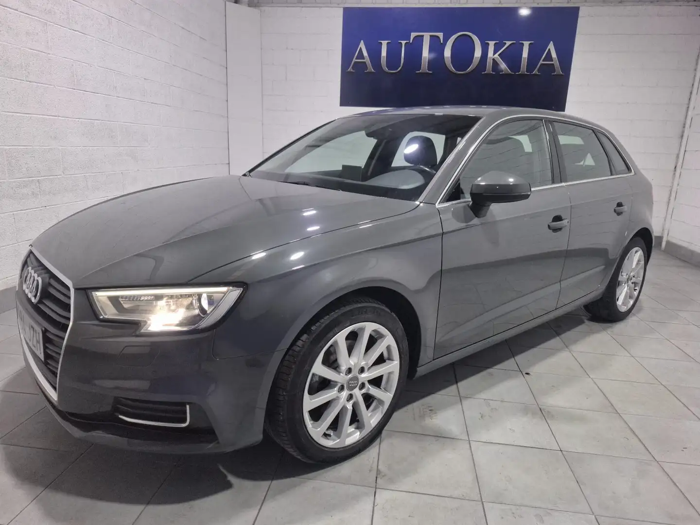 Audi A3 Sportback 1.6TDI S tronic 85kW Grigio - 1