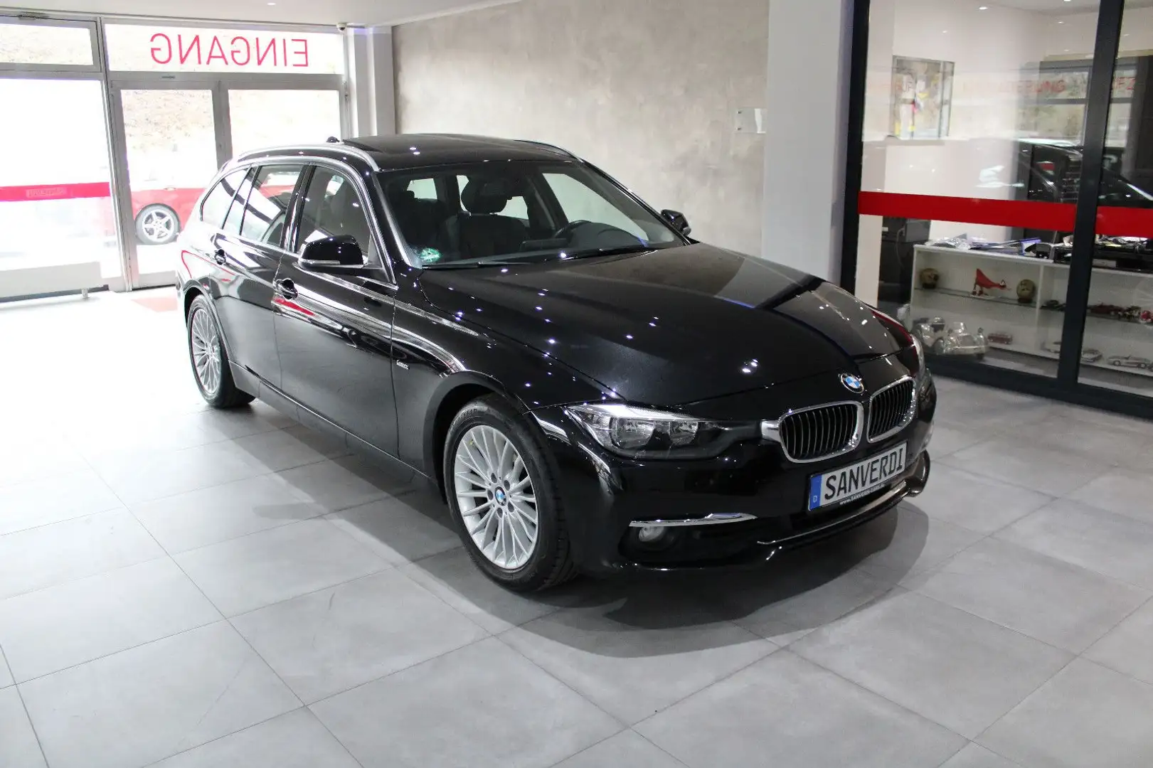 BMW 320 dT LUXURY LINE LEDER NAVI PANORAMA *EURO 6* Zwart - 2