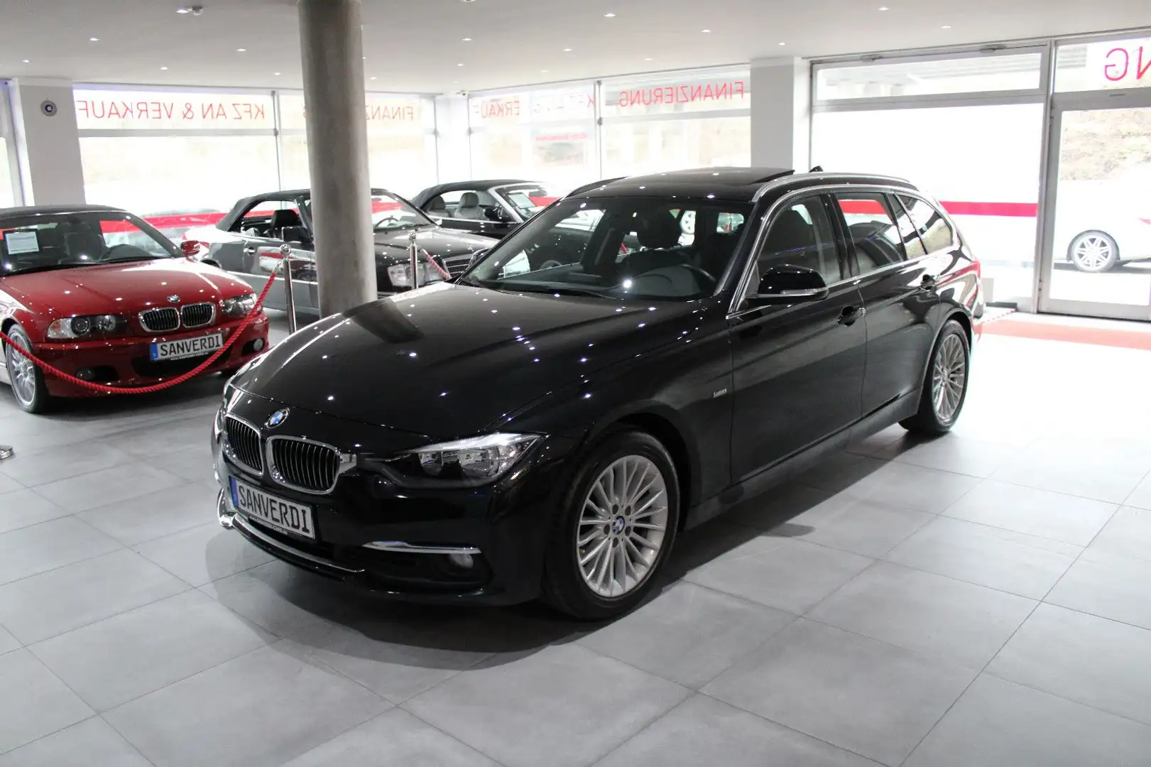 BMW 320 dT LUXURY LINE LEDER NAVI PANORAMA *EURO 6* Zwart - 1