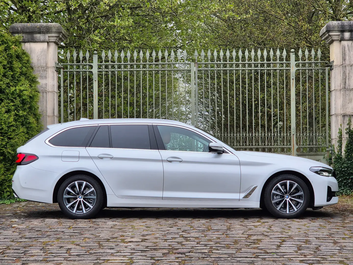 BMW 520 Touring dA MHEV Blanc - 2