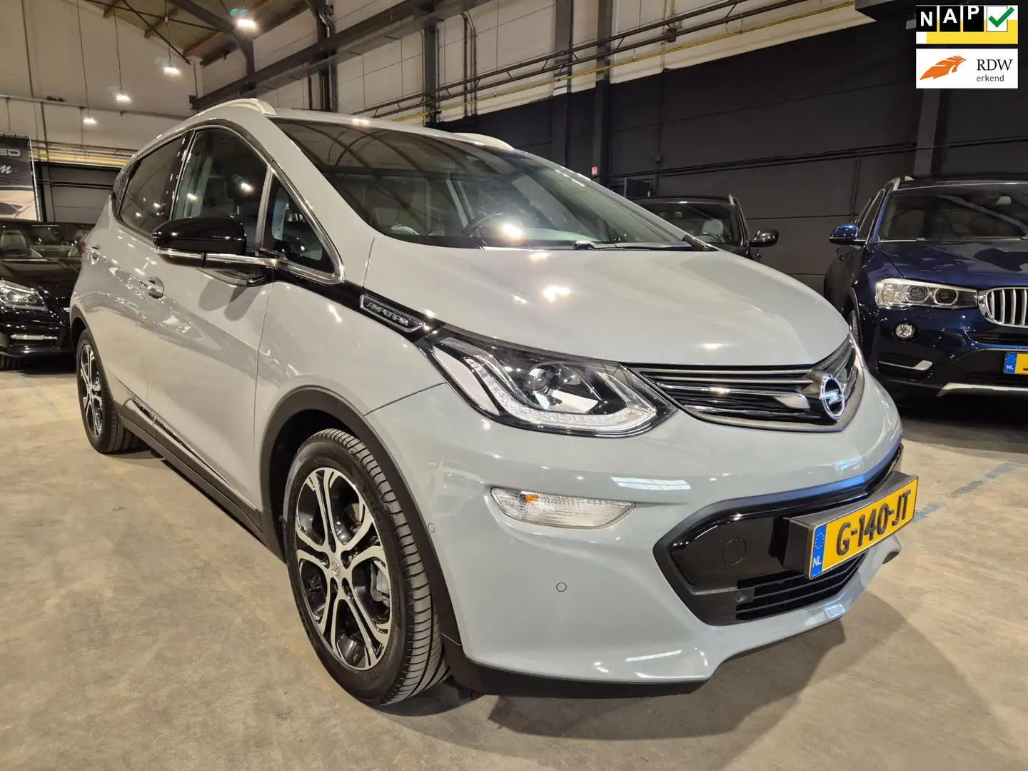 Opel Ampera-E Business Executive 60 kWh - BOSE - Leder - Stoel e Gri - 1