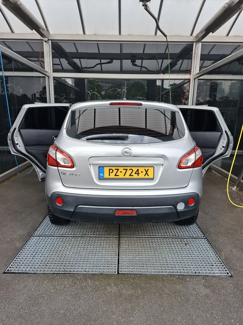 Nissan Qashqai 1.6 Visia Plateado - 2