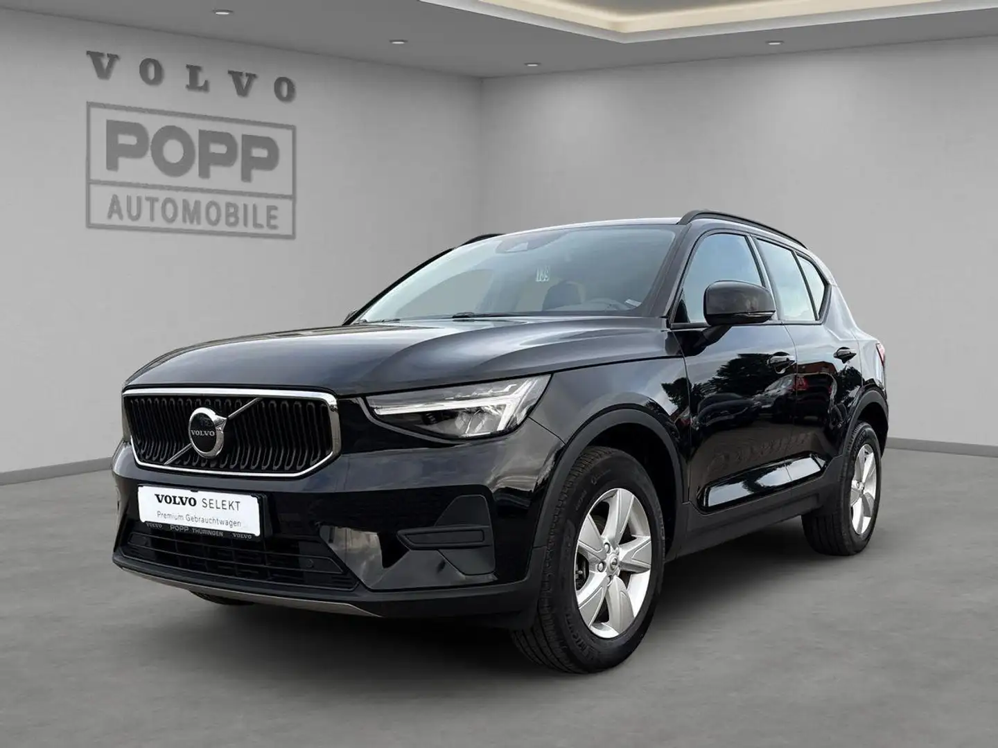 Volvo XC40 T2 FWD Essential CAM LED LHZ NAV PDC SHZ Zwart - 1